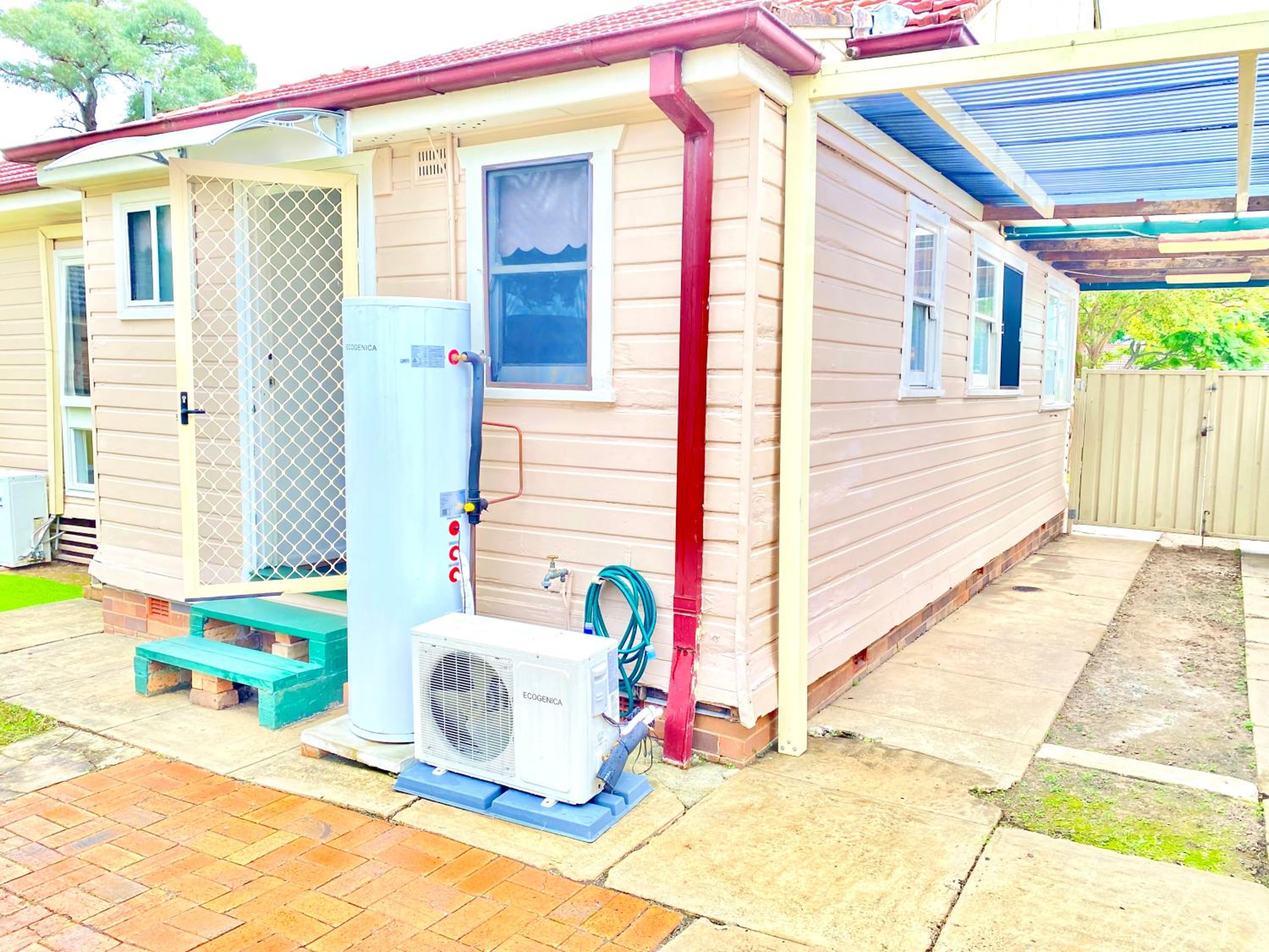 Easy Stay House