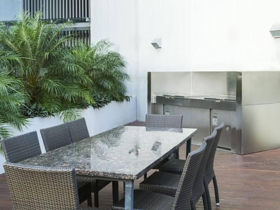 Absolute Waterfront Apartment