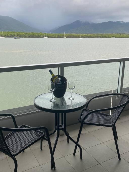 Absolute Waterfront Apartment