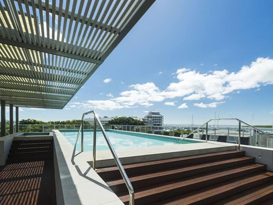Absolute Waterfront Apartment