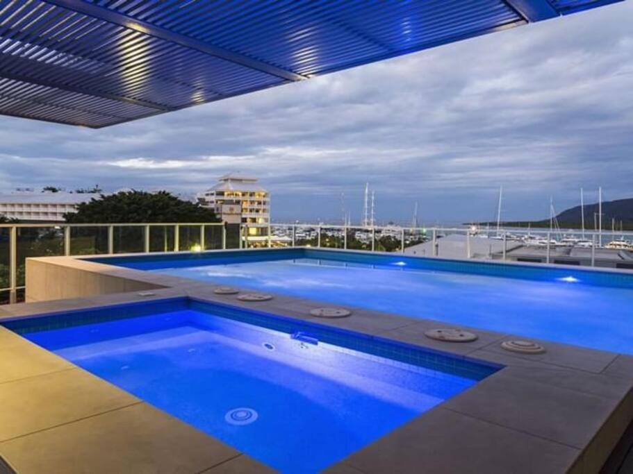 Absolute Waterfront Apartment