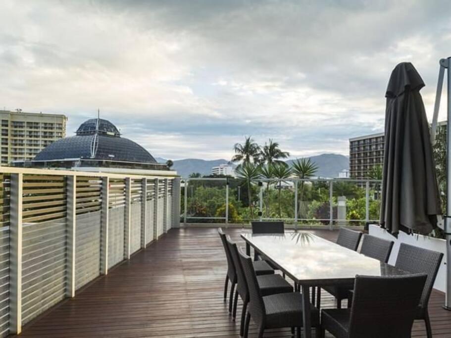 Absolute Waterfront Apartment