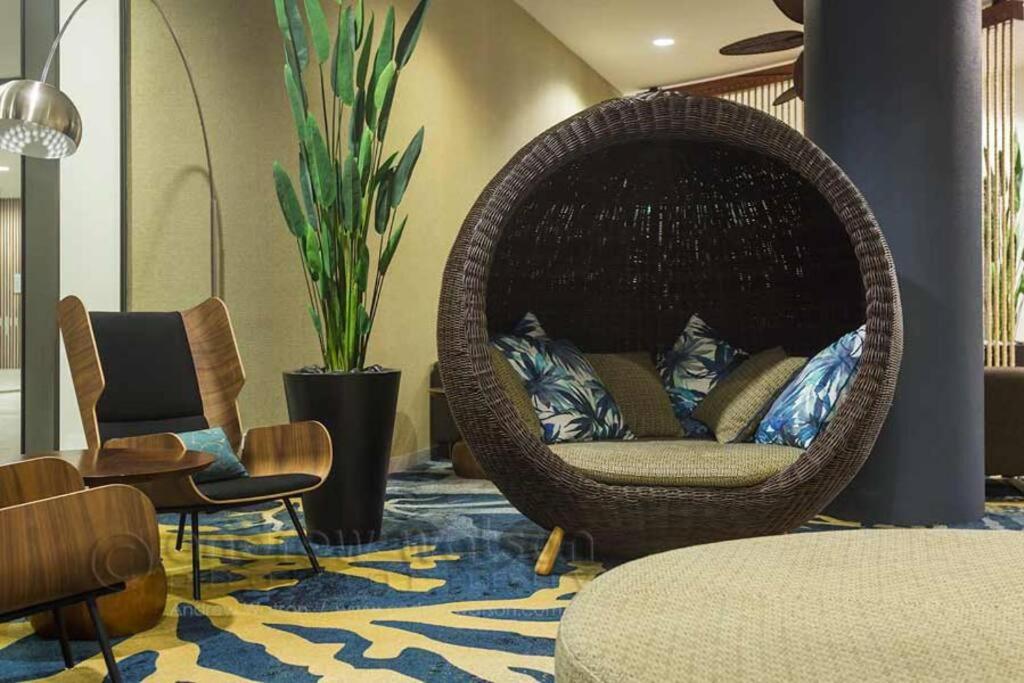 Absolute Waterfront Apartment