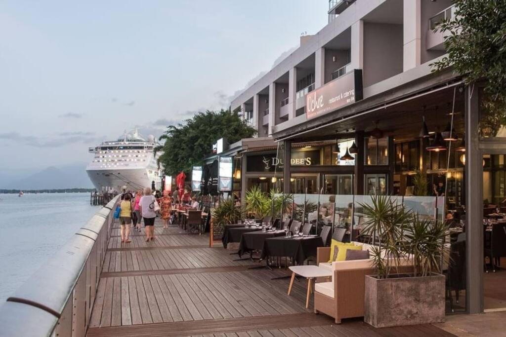 Absolute Waterfront Apartment