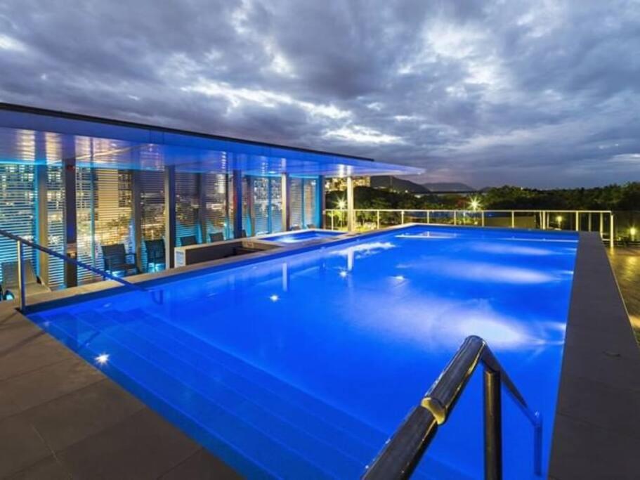 Absolute Waterfront Apartment