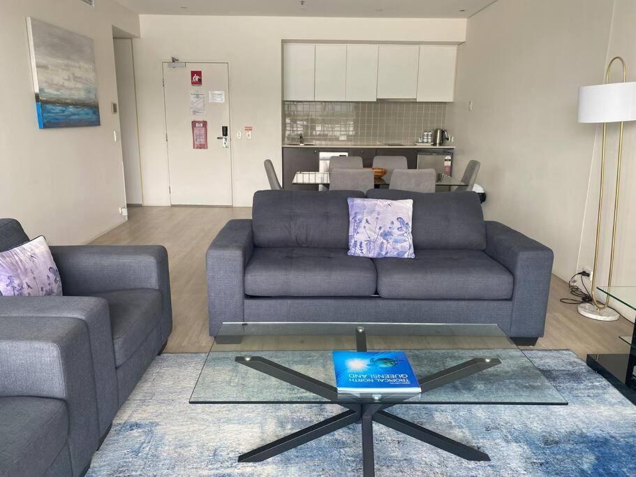 Absolute Waterfront Apartment