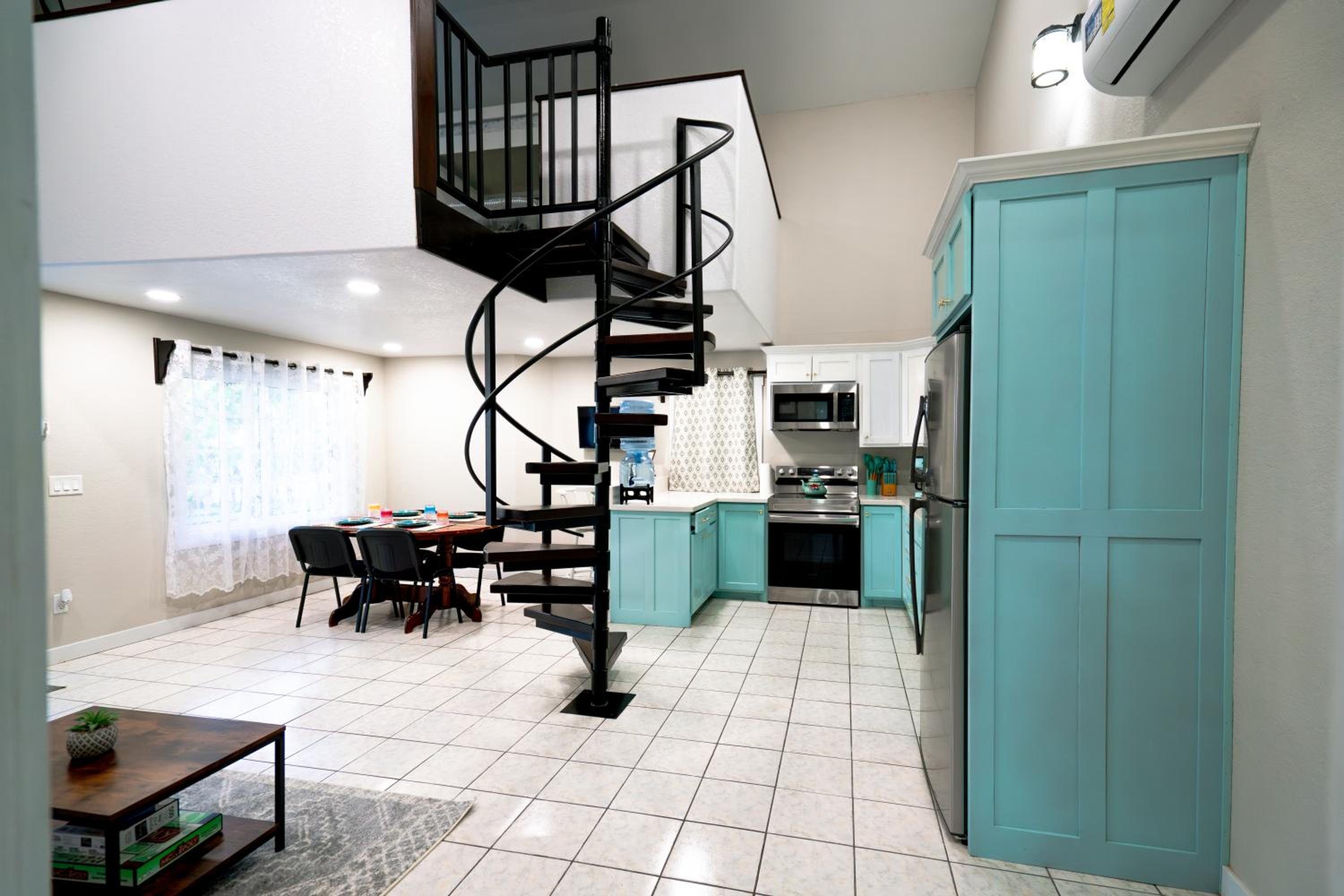 Oakridge Apartment