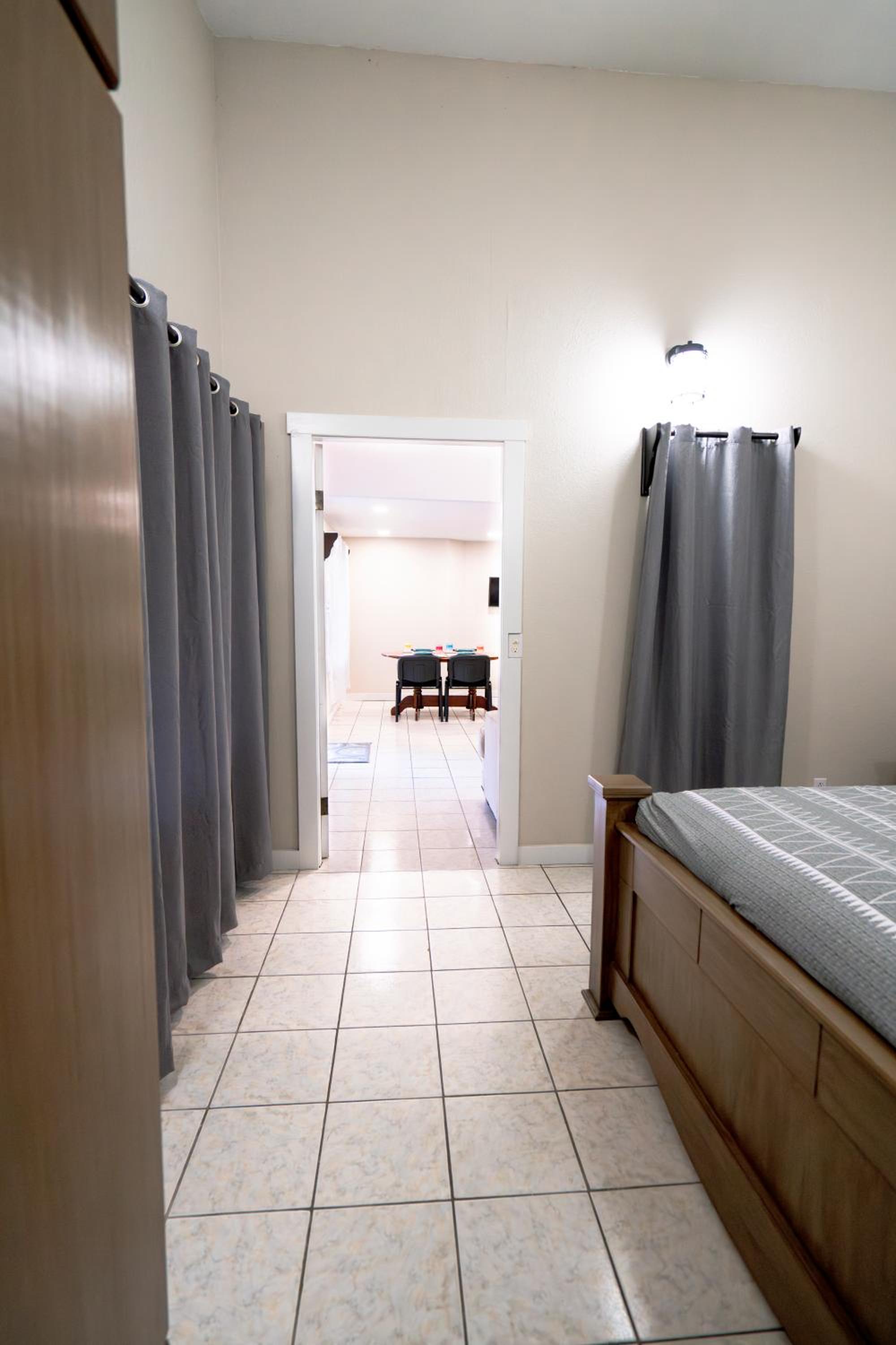 Oakridge Apartment