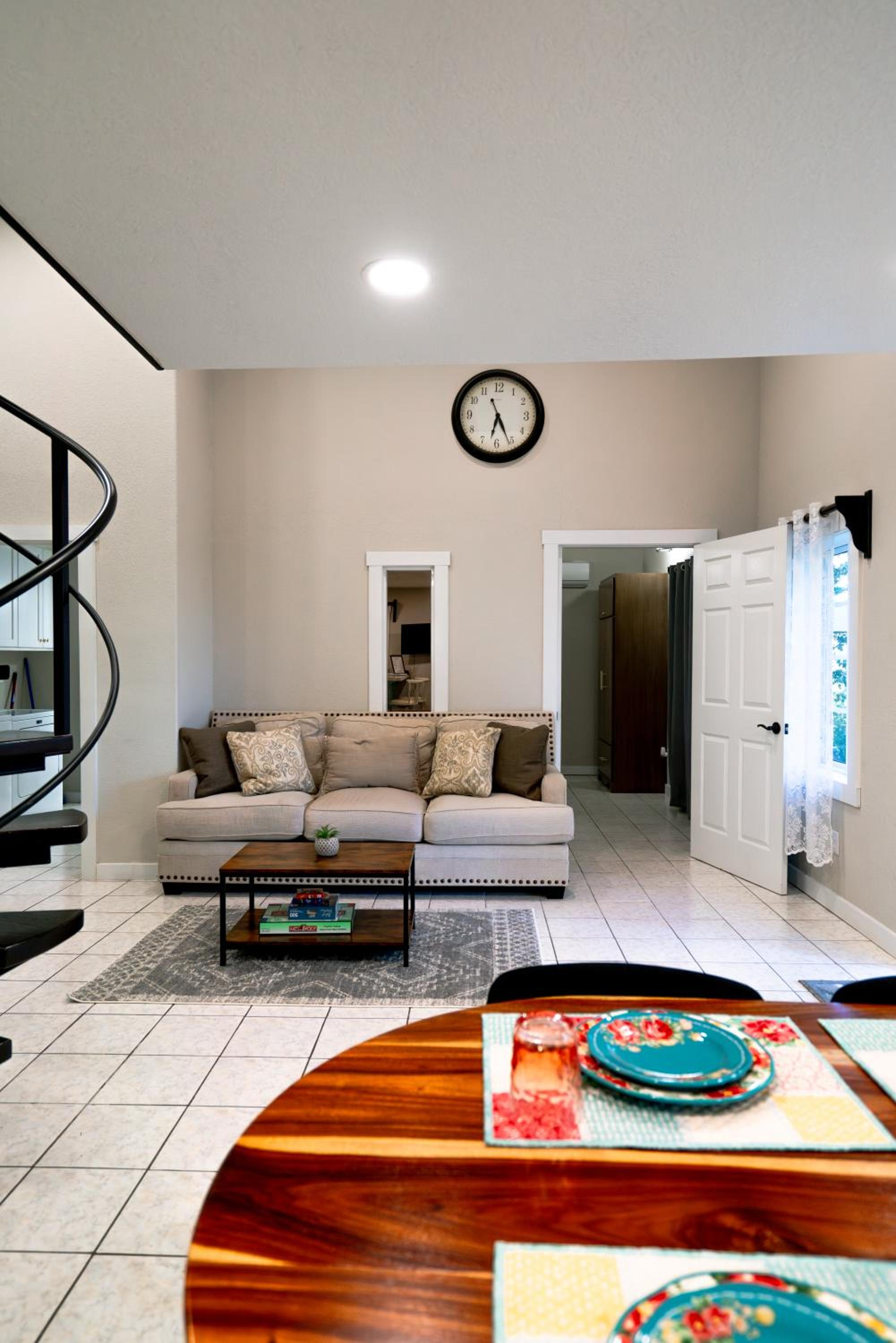 Oakridge Apartment