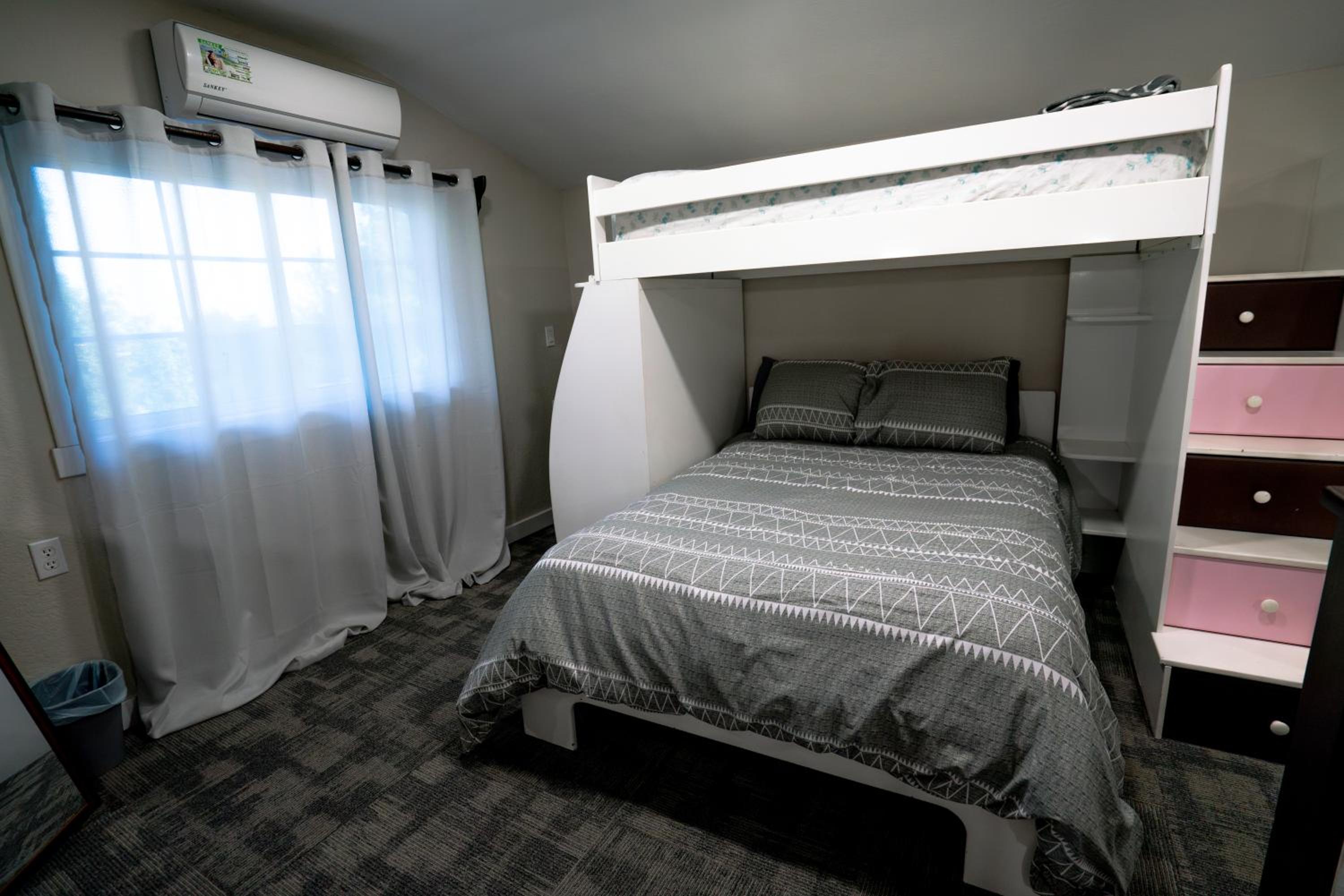 Oakridge Apartment