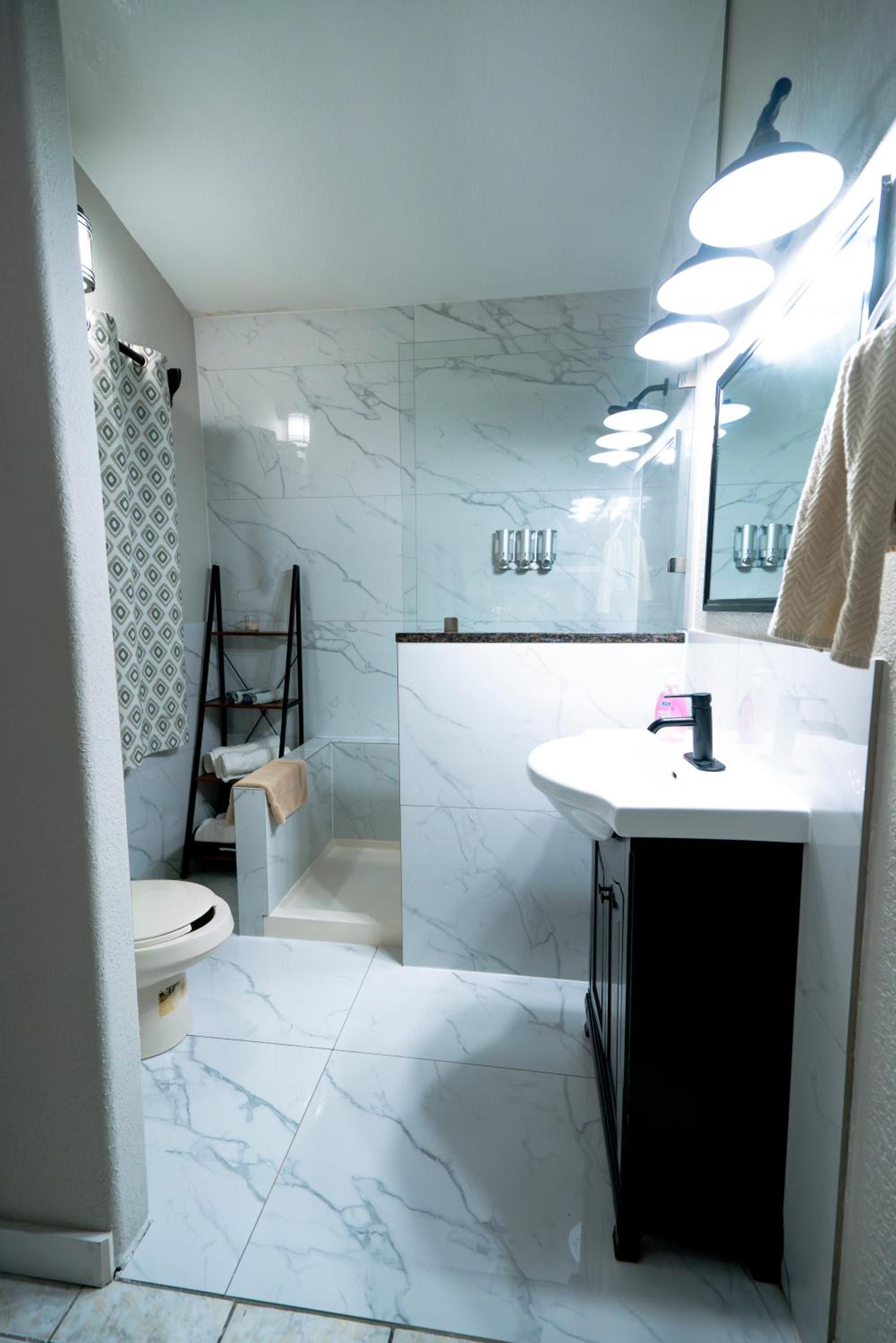 Oakridge Apartment