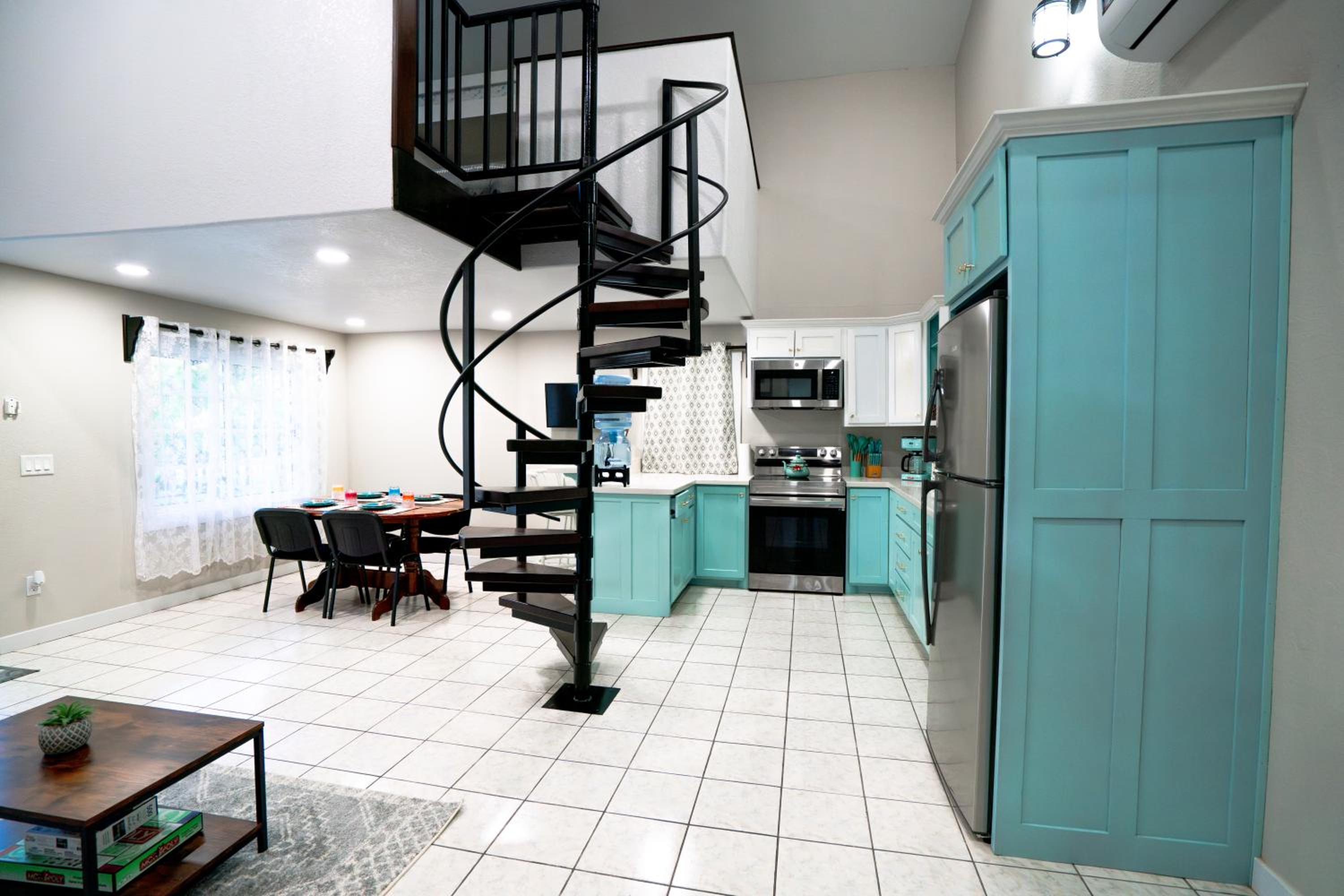 Oakridge Apartment