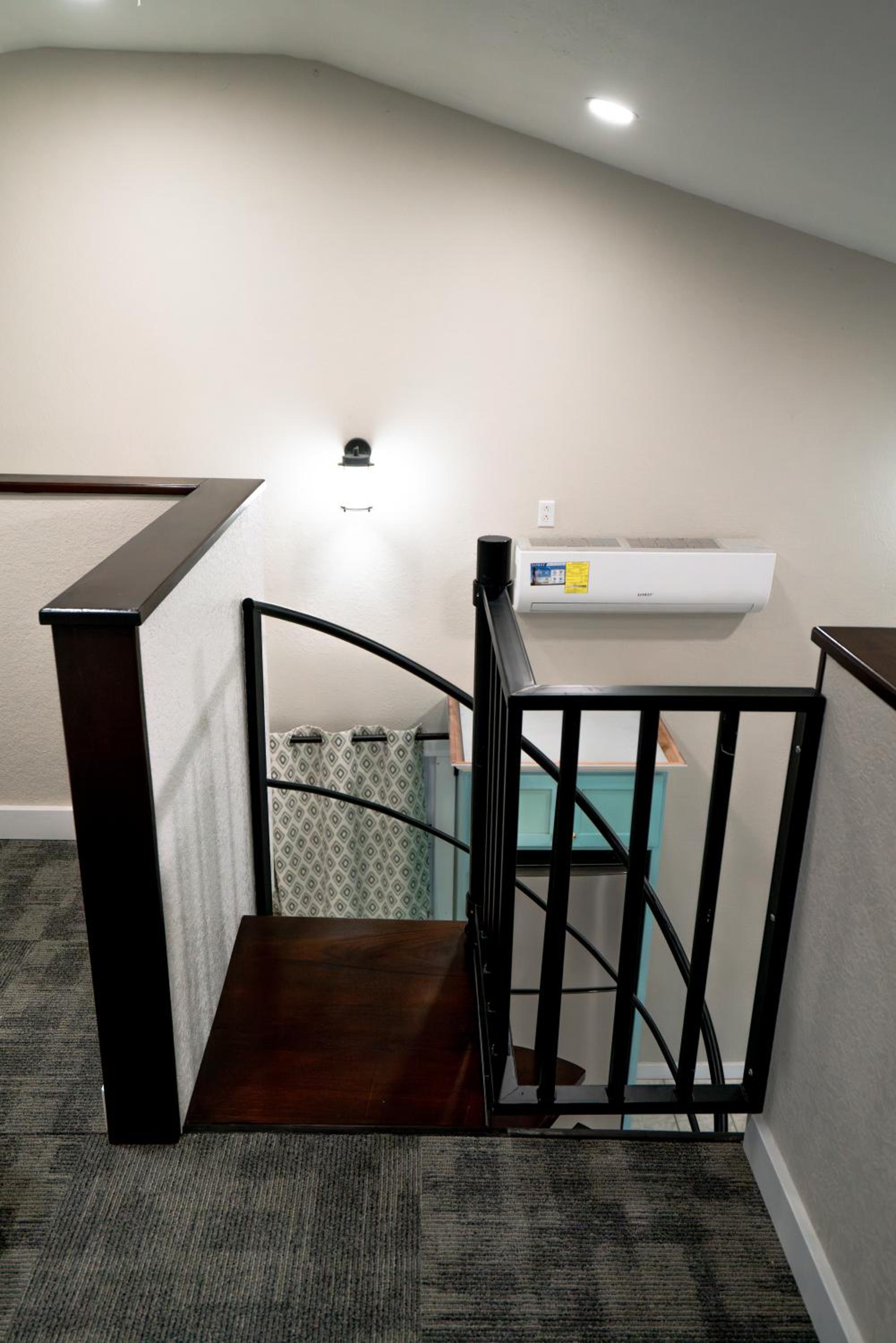 Oakridge Apartment