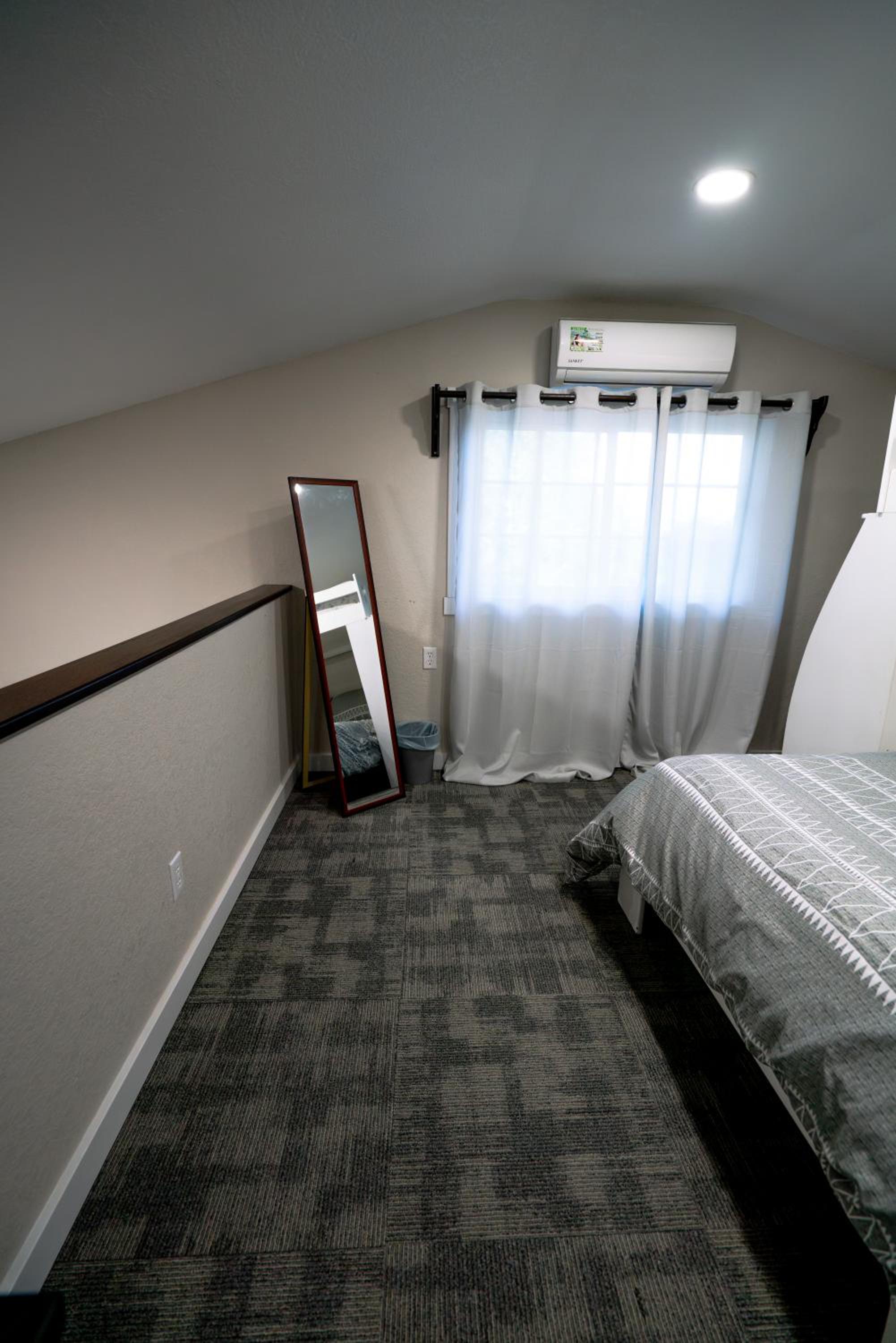 Oakridge Apartment