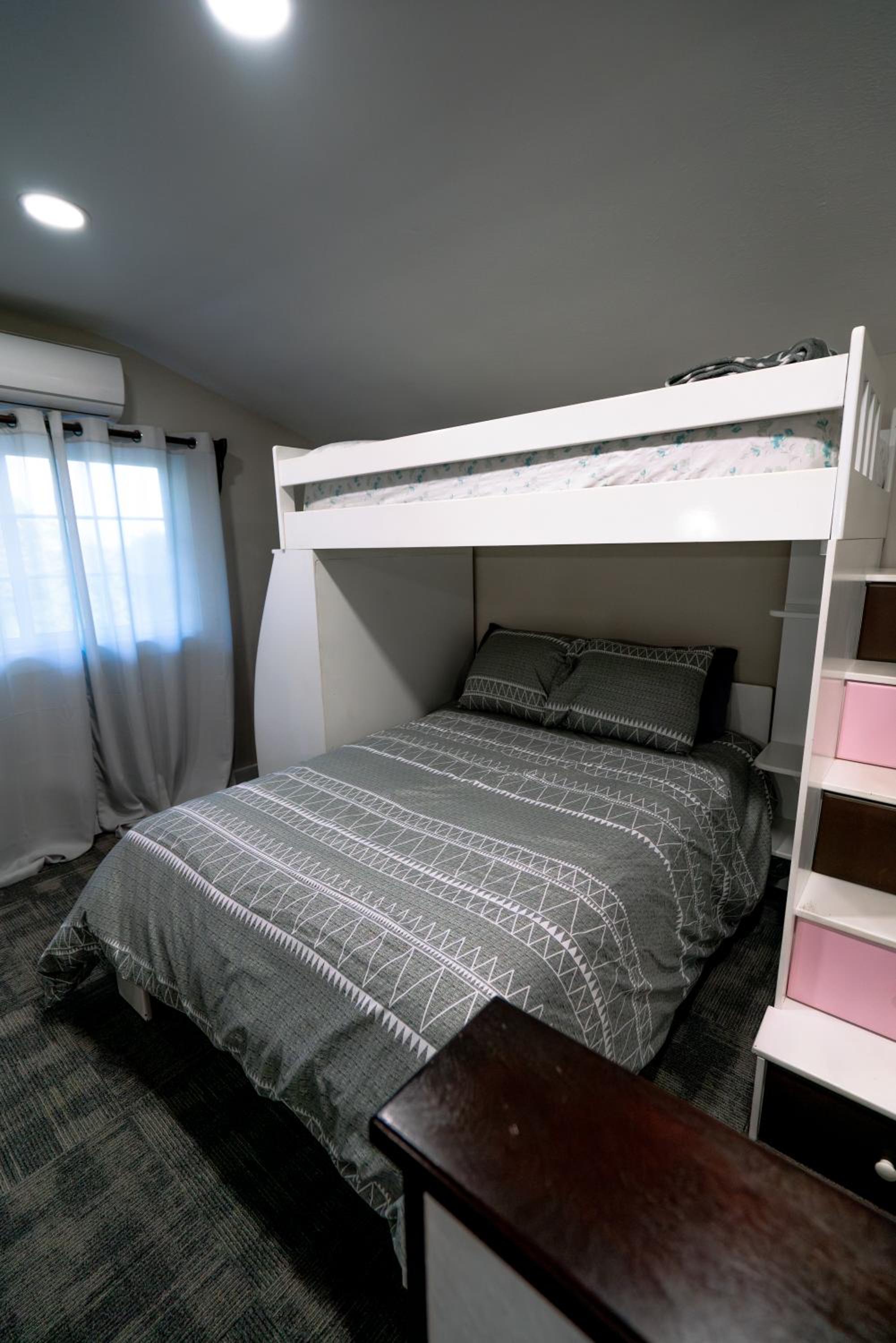Oakridge Apartment
