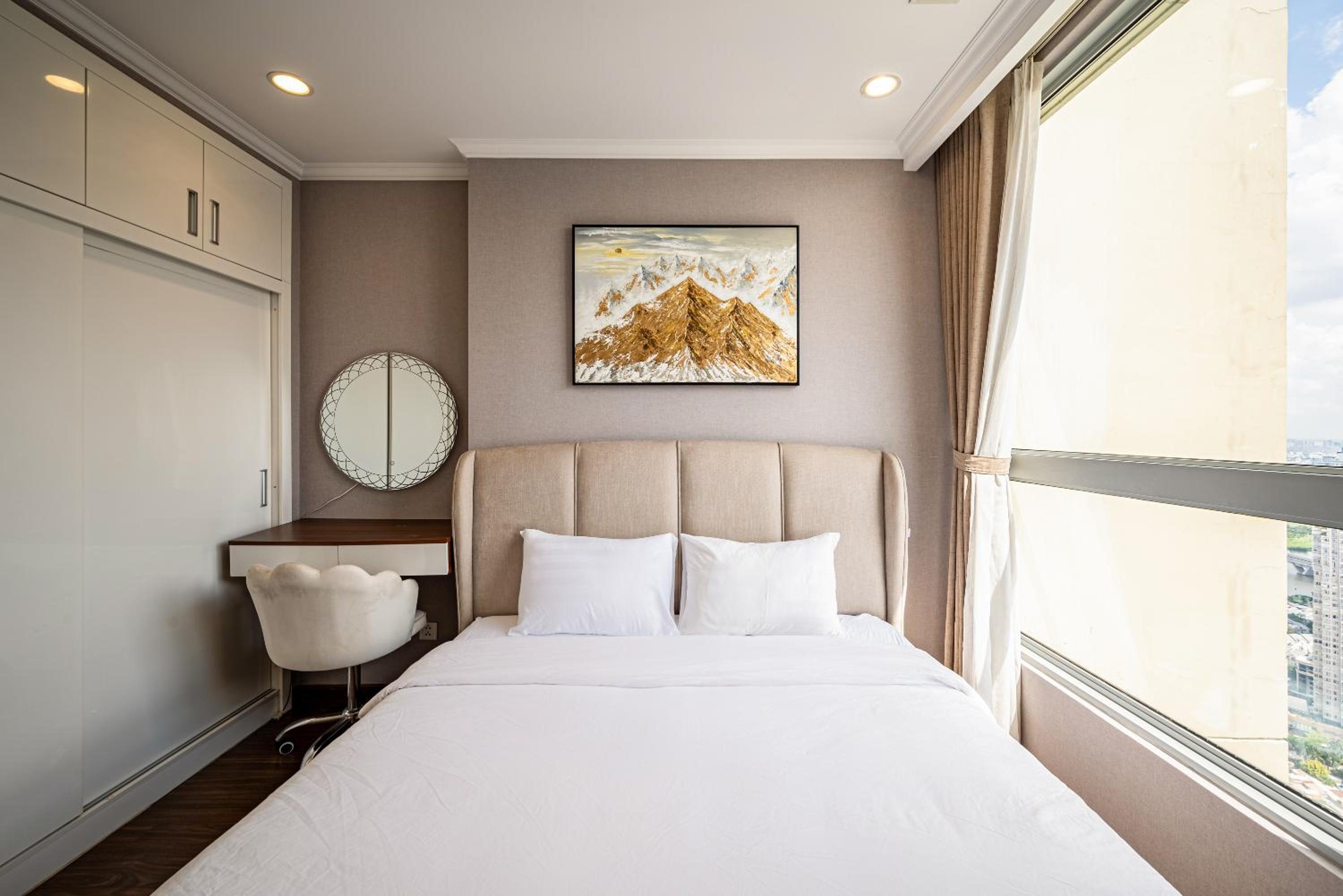 Luxury Apartment at Vinhomes Central Park