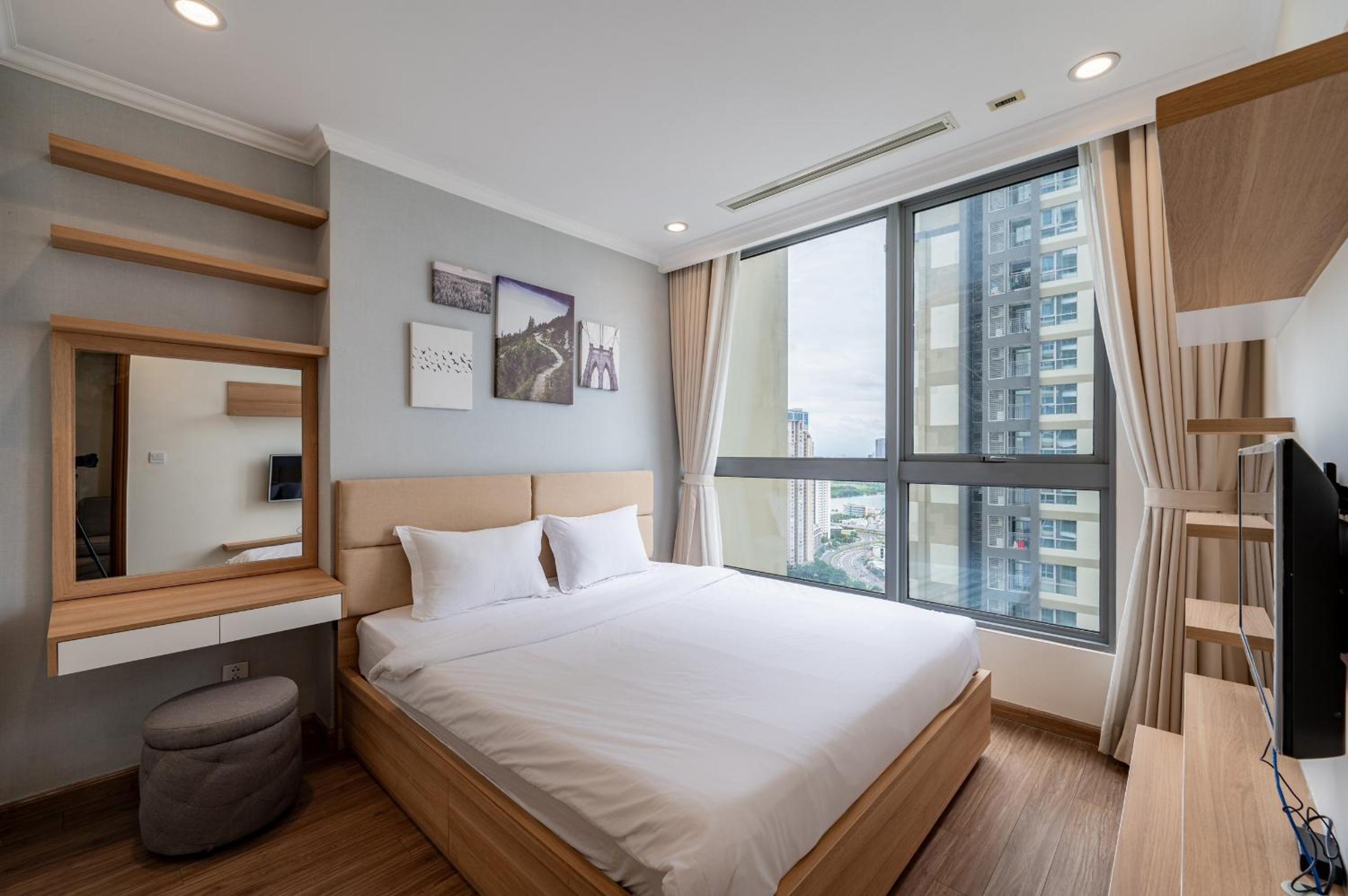 Luxury Apartment at Vinhomes Central Park