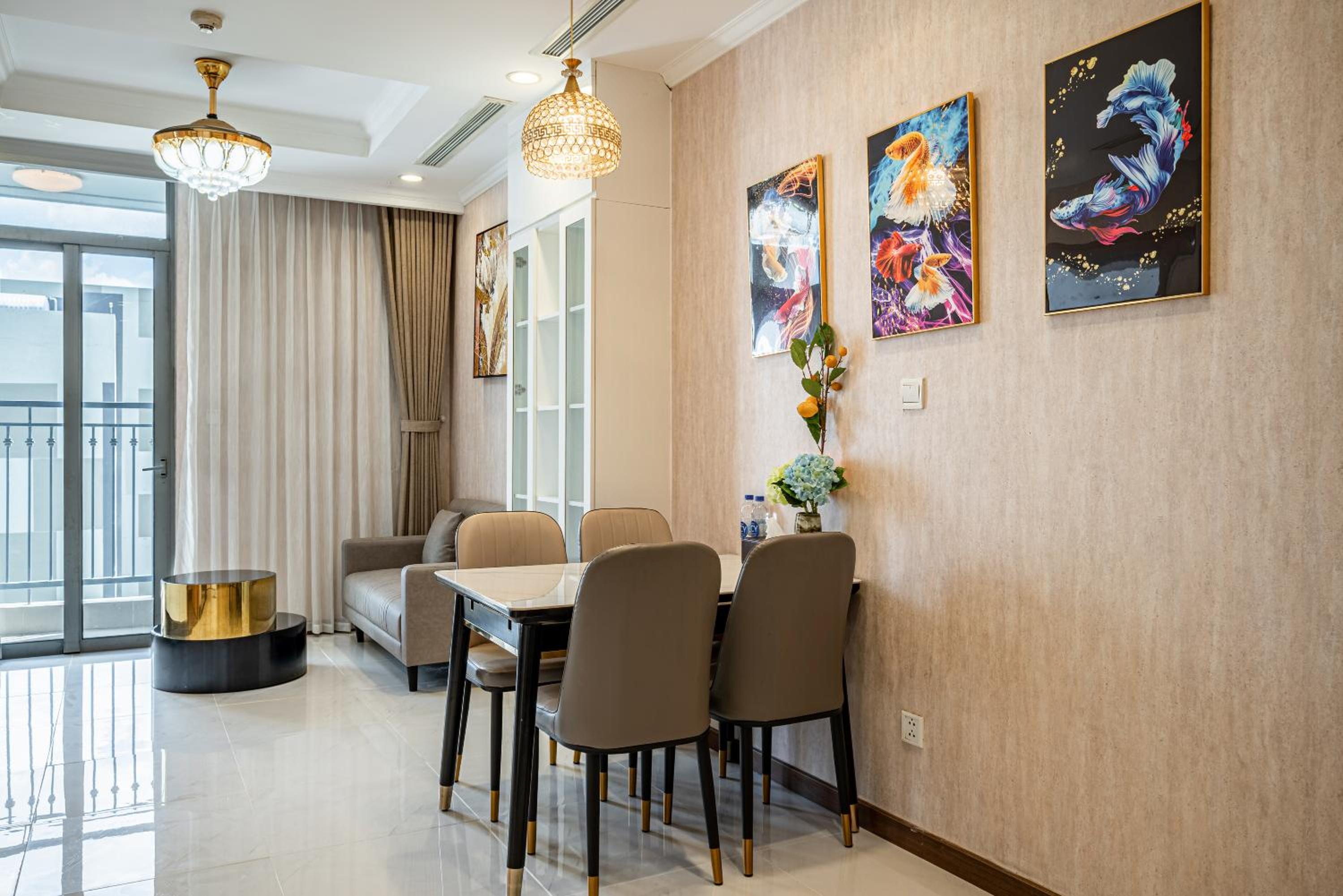 Luxury Apartment at Vinhomes Central Park
