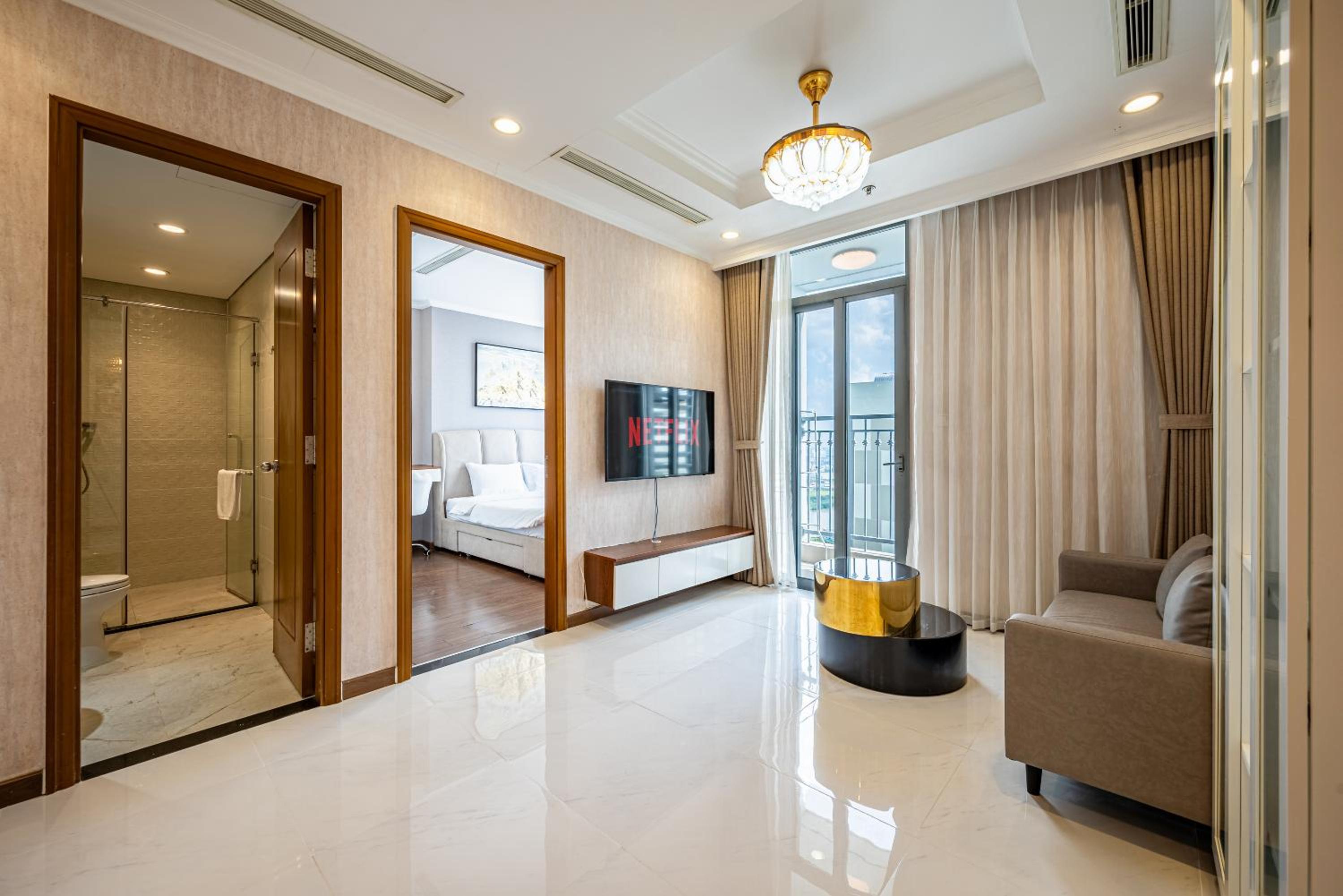 Luxury Apartment at Vinhomes Central Park