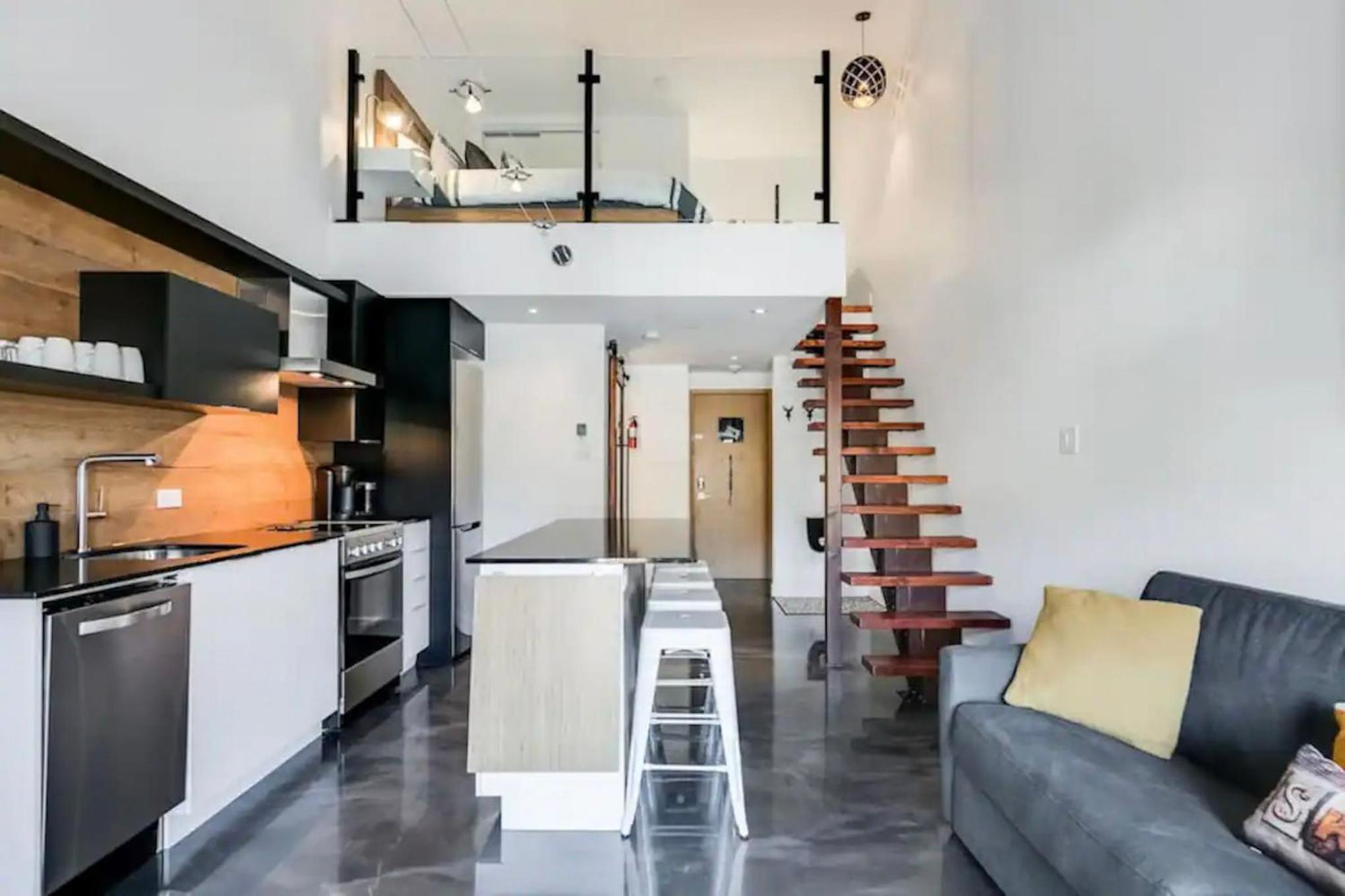 Condo moderne, escapade vacance, vue sur montagnes
