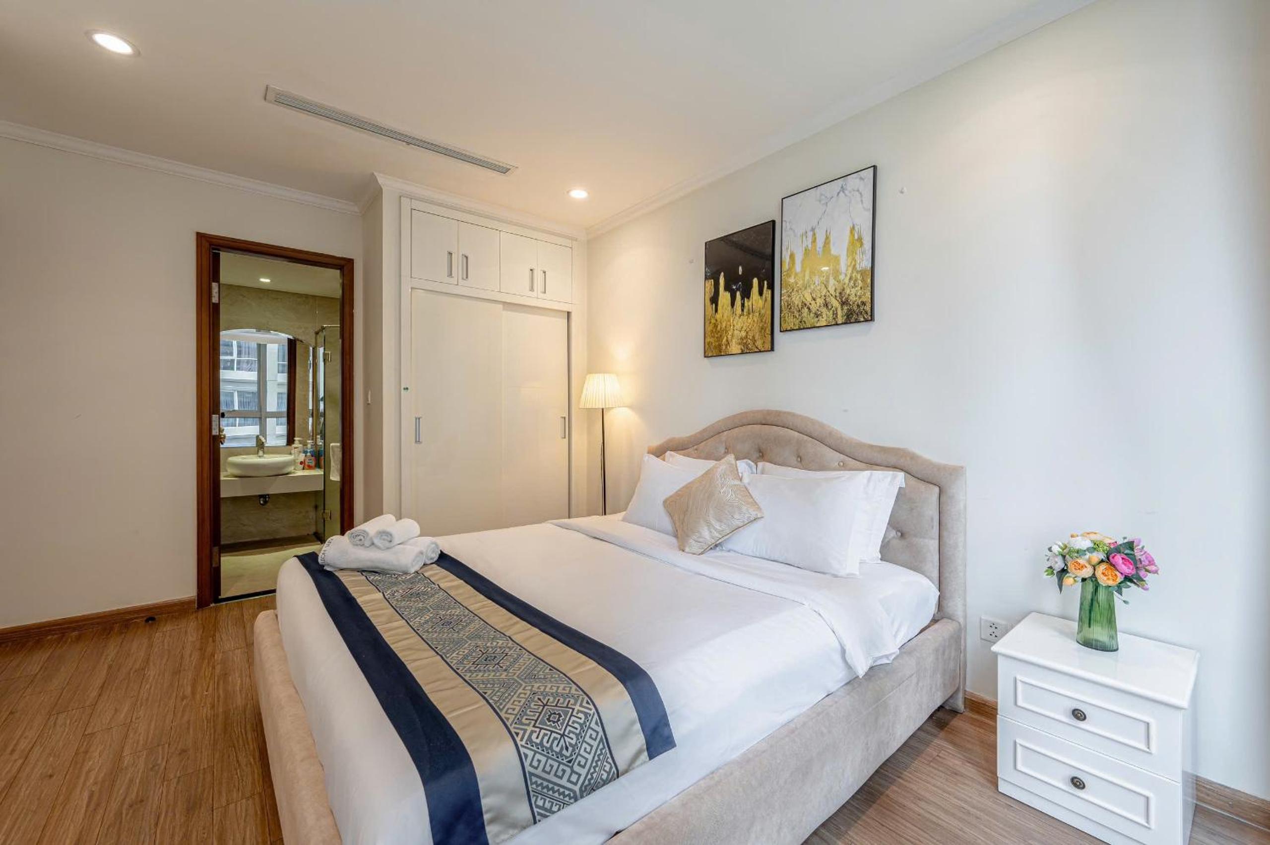 Luxury Apartment at Vinhomes Central Park