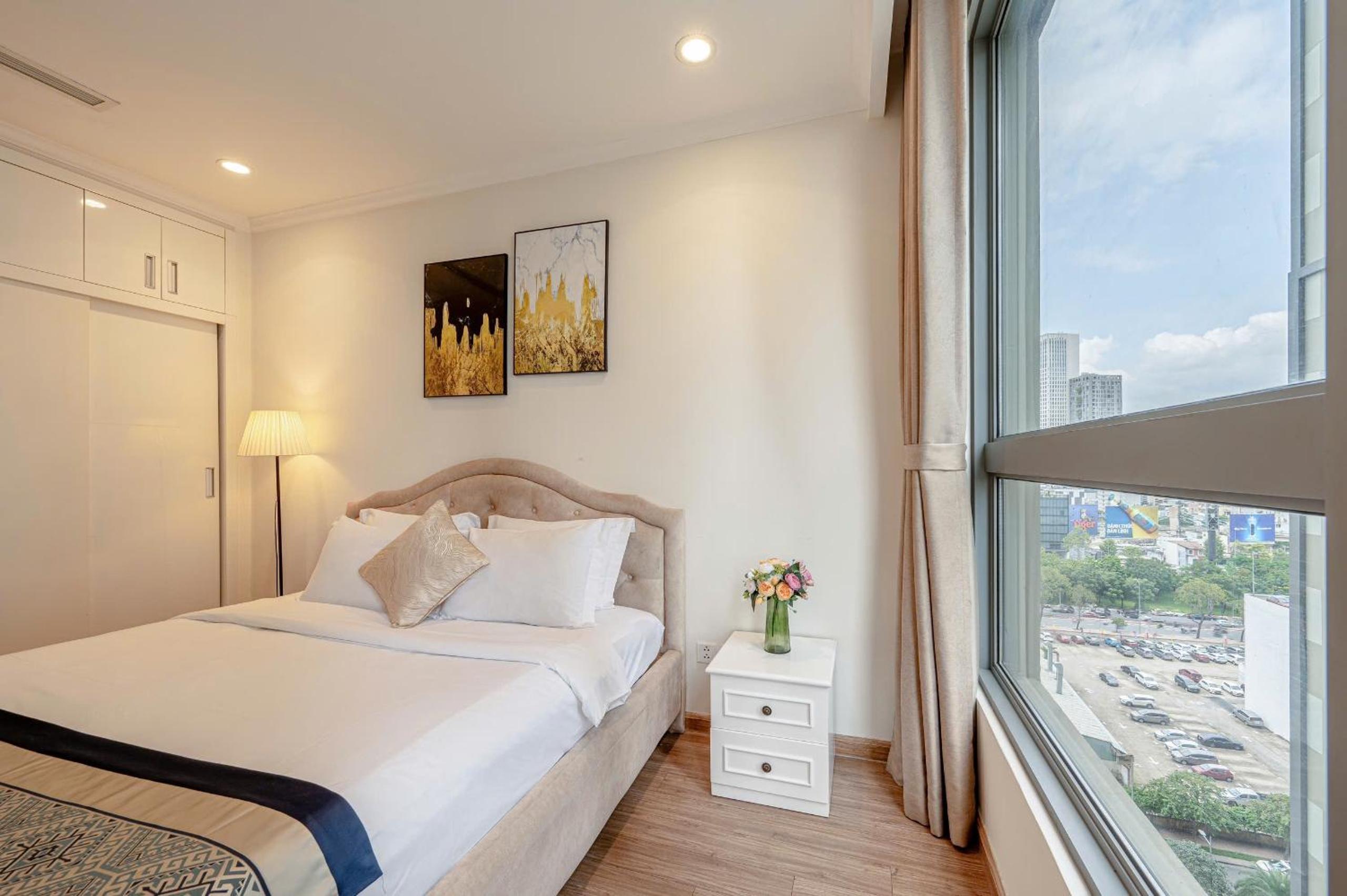 Luxury Apartment at Vinhomes Central Park