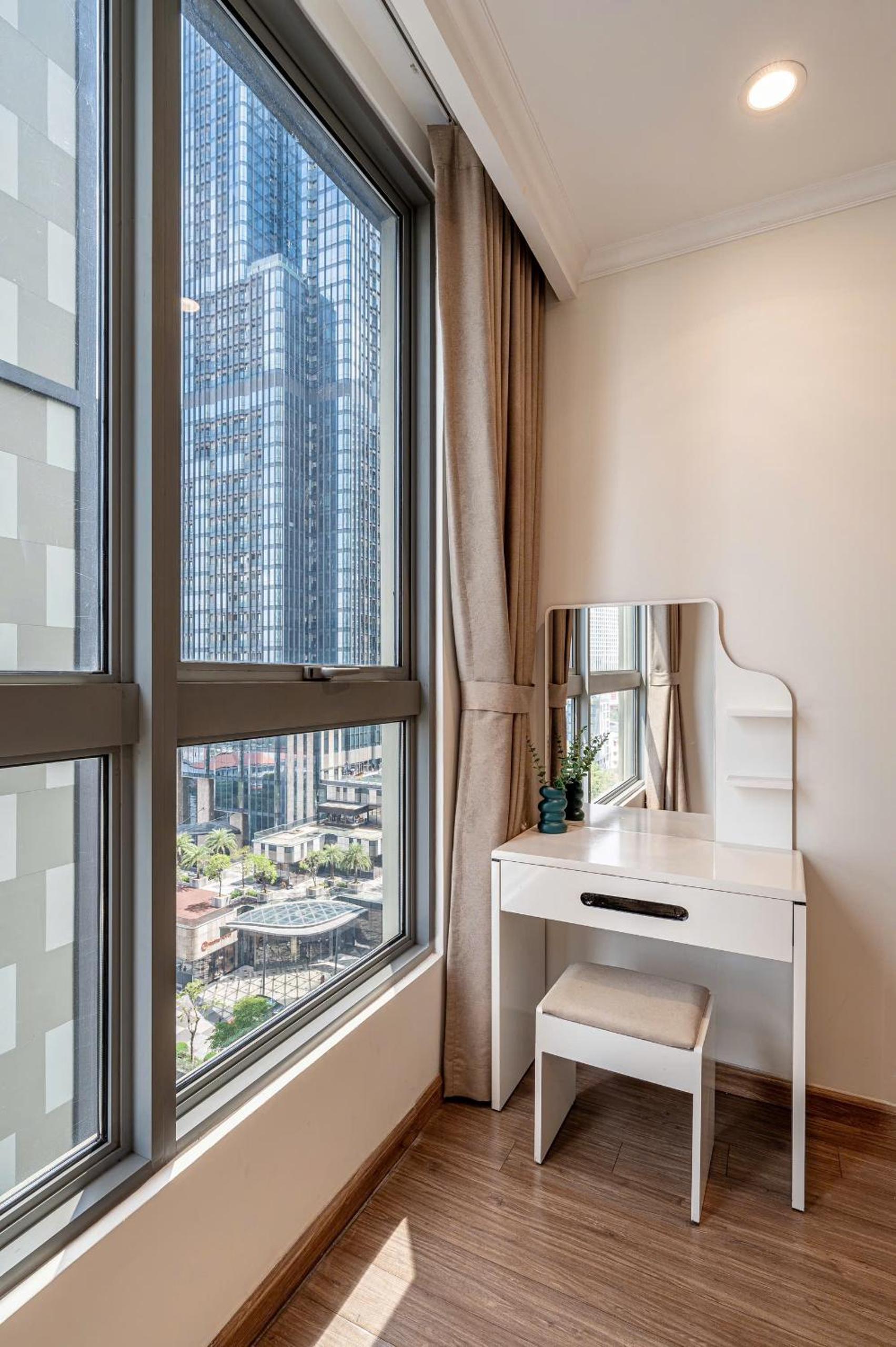 Luxury Apartment at Vinhomes Central Park