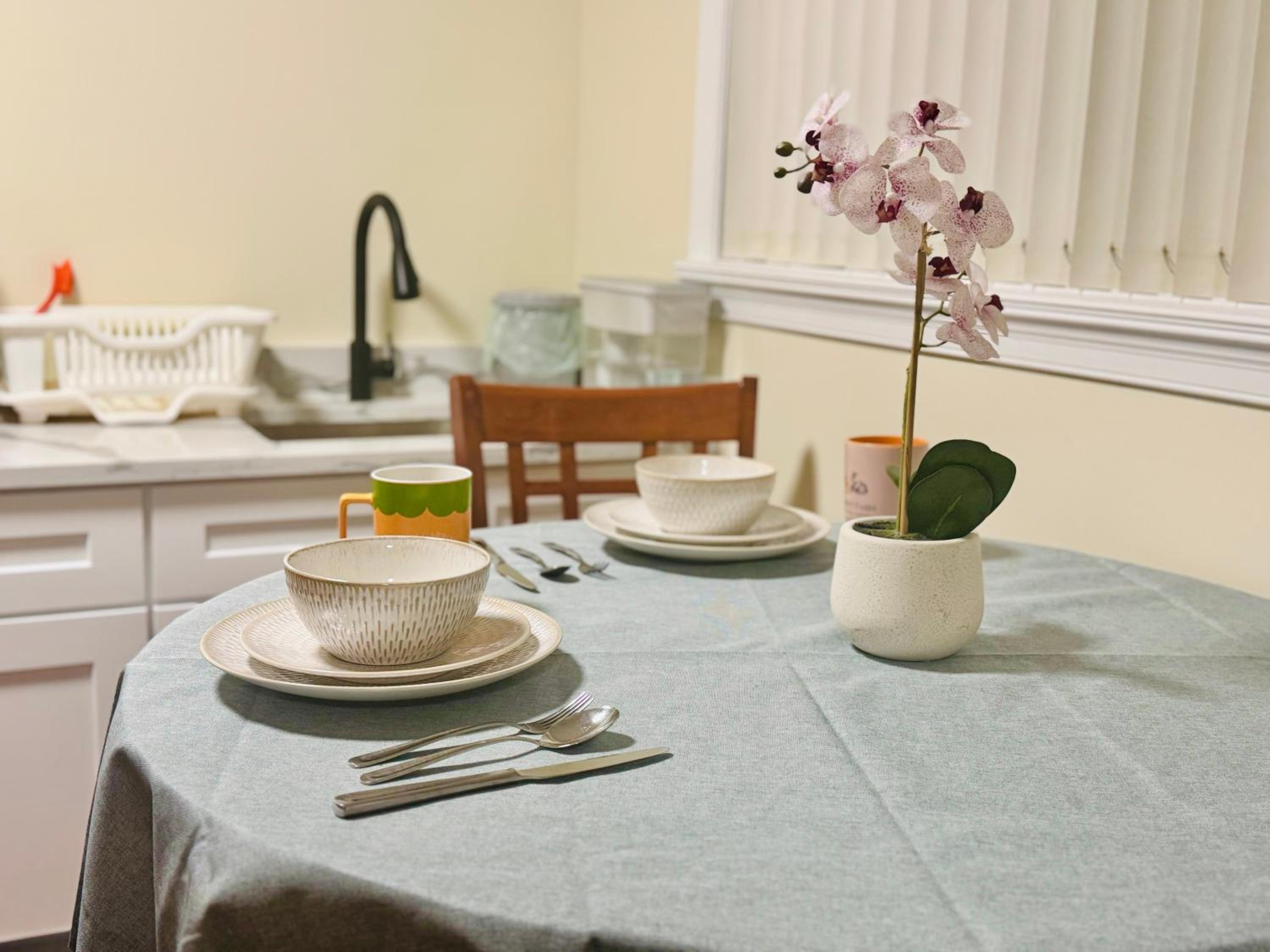 Cozy 2 beds Spacious rooms,Close to transit