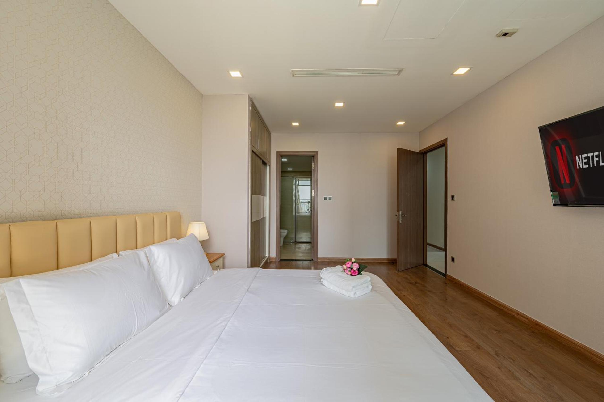 Luxury Apartment at Vinhomes Central Park