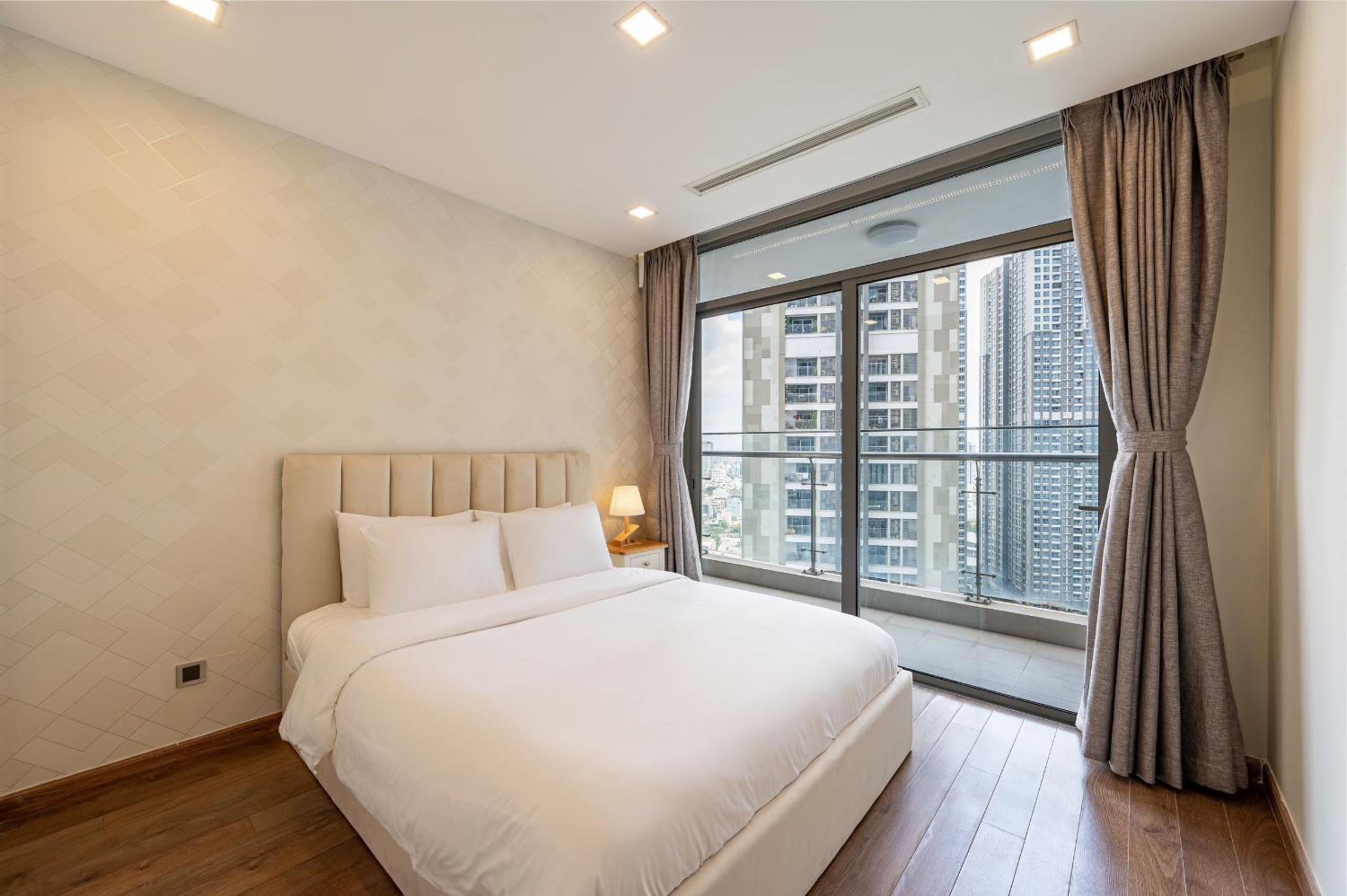 Luxury Apartment at Vinhomes Central Park
