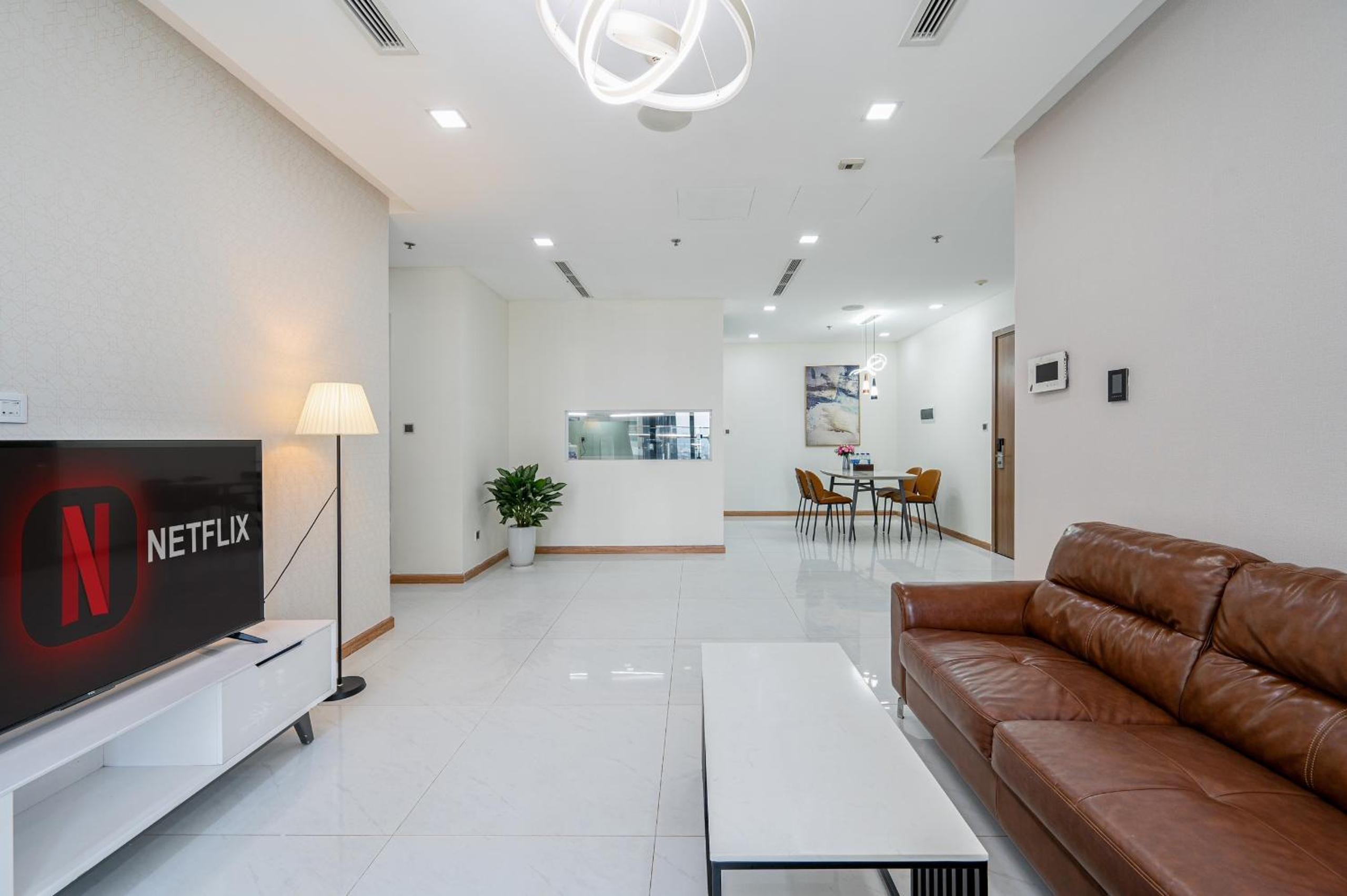Luxury Apartment at Vinhomes Central Park
