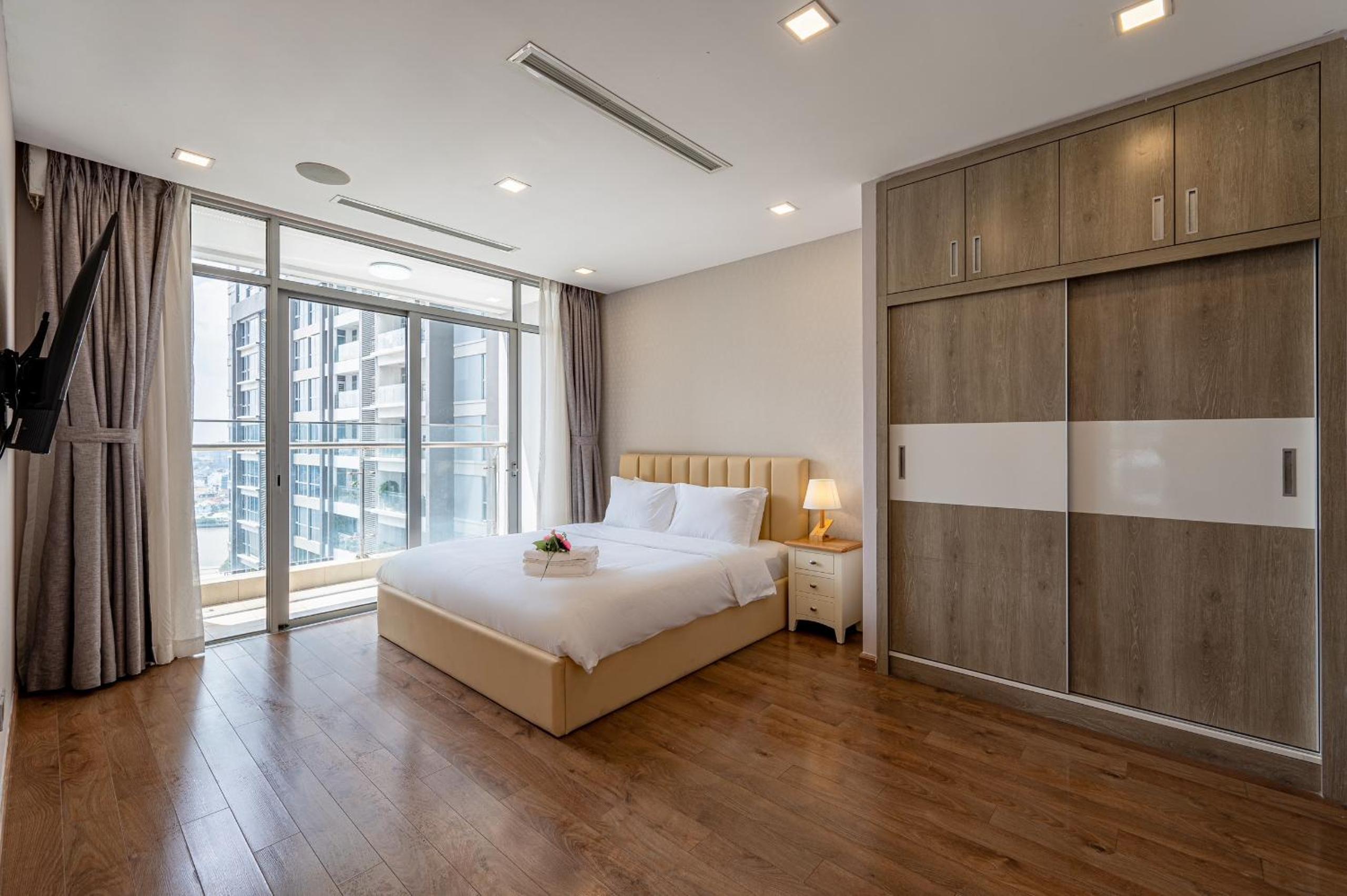 Luxury Apartment at Vinhomes Central Park