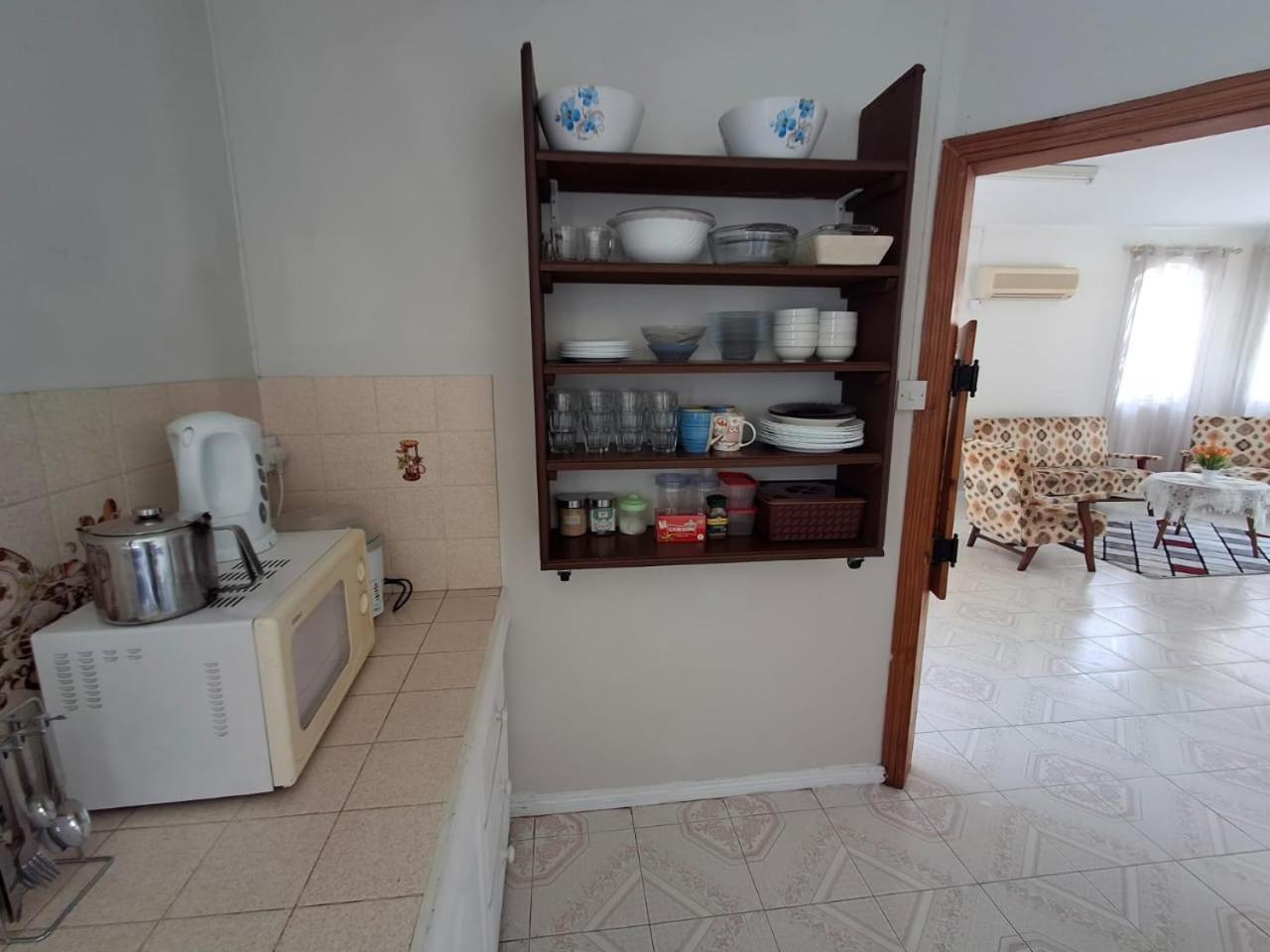 Beachfront Villa 4 bedrooms - Direct Ocean Access Sunset Views