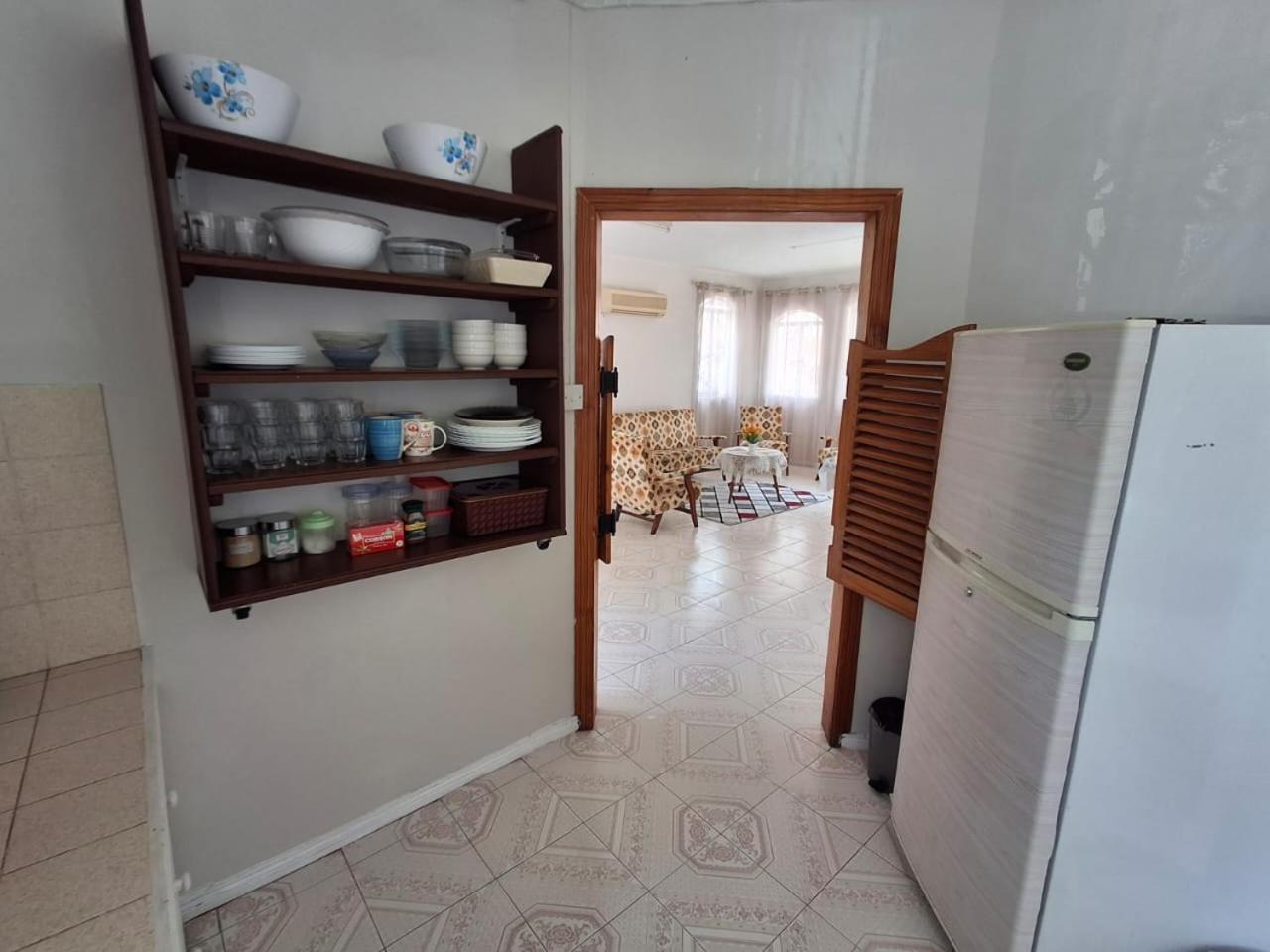 Beachfront Villa 4 bedrooms - Direct Ocean Access Sunset Views