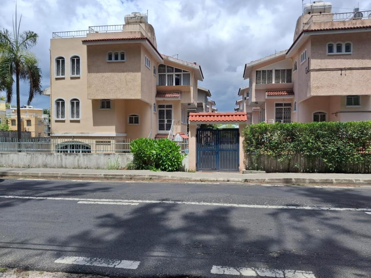 Beachfront Villa 4 bedrooms - Direct Ocean Access Sunset Views