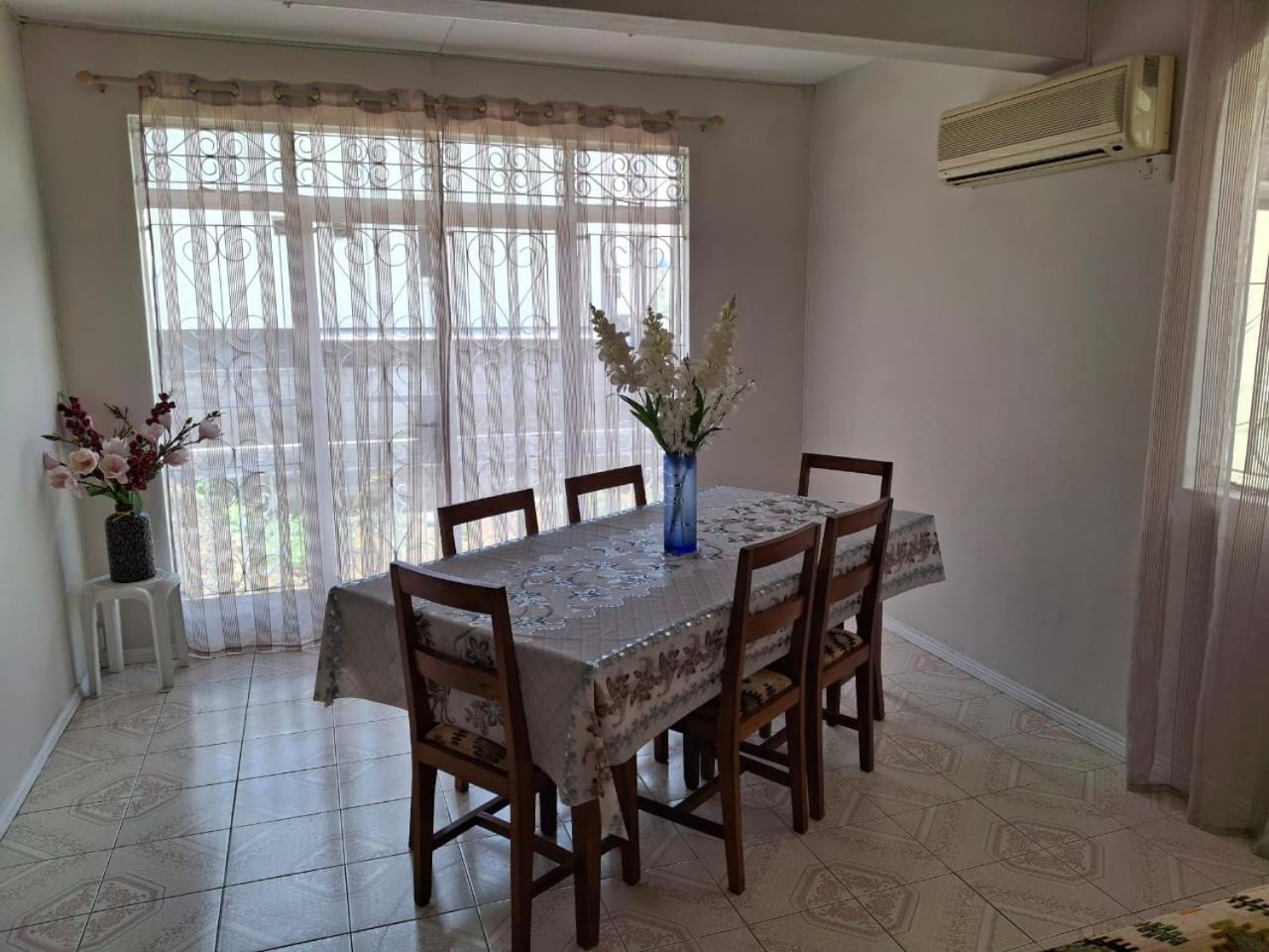 Beachfront Villa 4 bedrooms - Direct Ocean Access Sunset Views