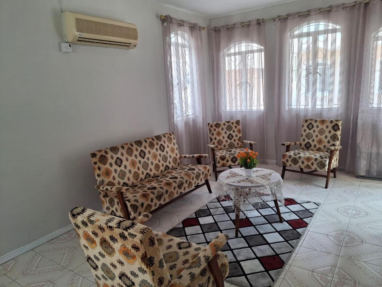 Beachfront Villa 4 bedrooms - Direct Ocean Access Sunset Views