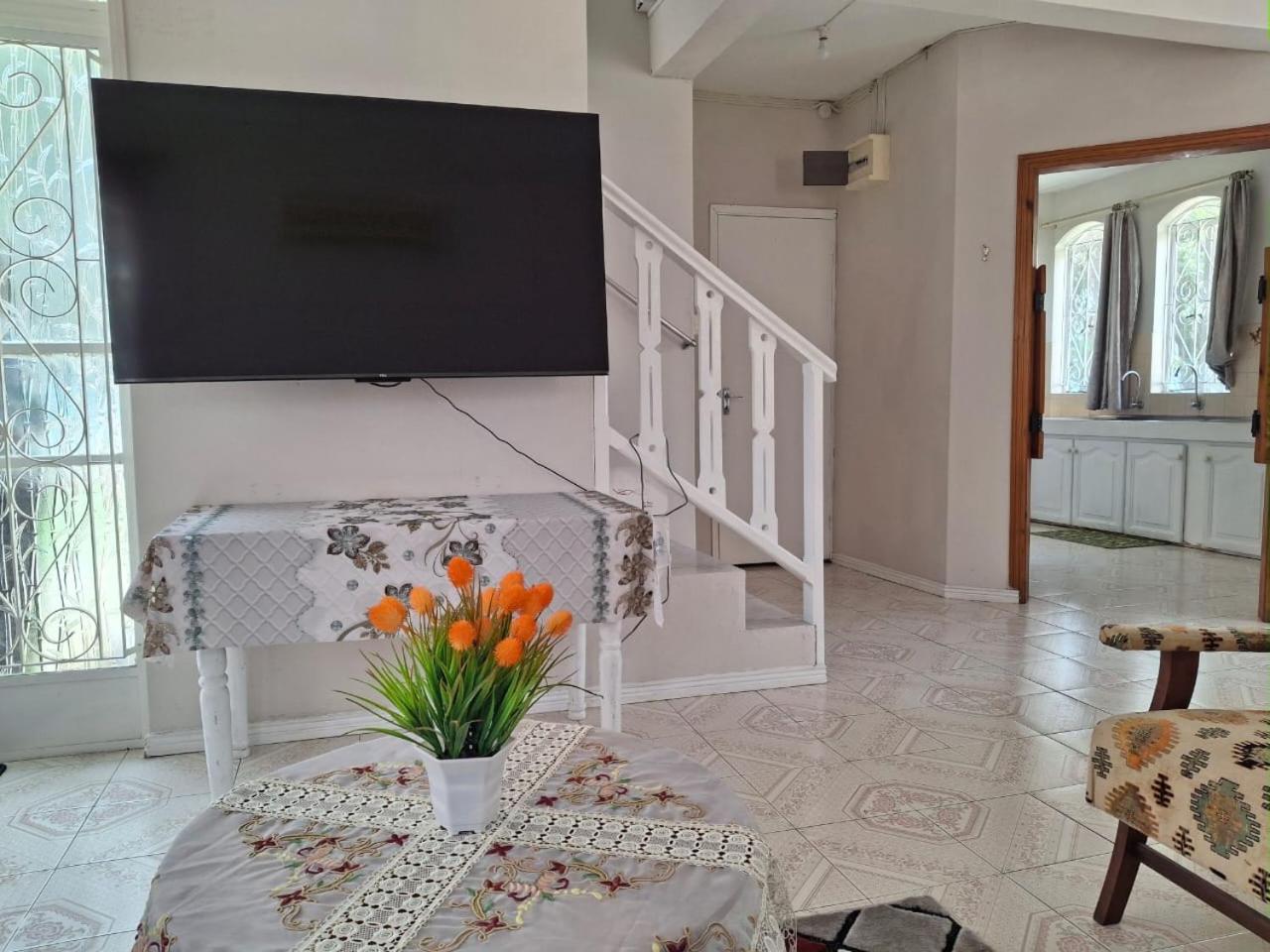 Beachfront Villa 4 bedrooms - Direct Ocean Access Sunset Views
