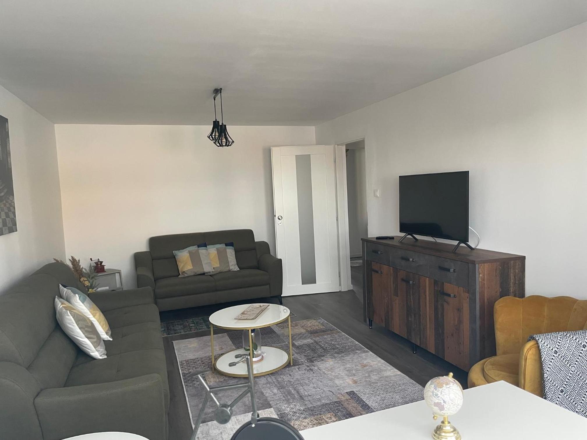 Luxury Apartment with FREE PARKING