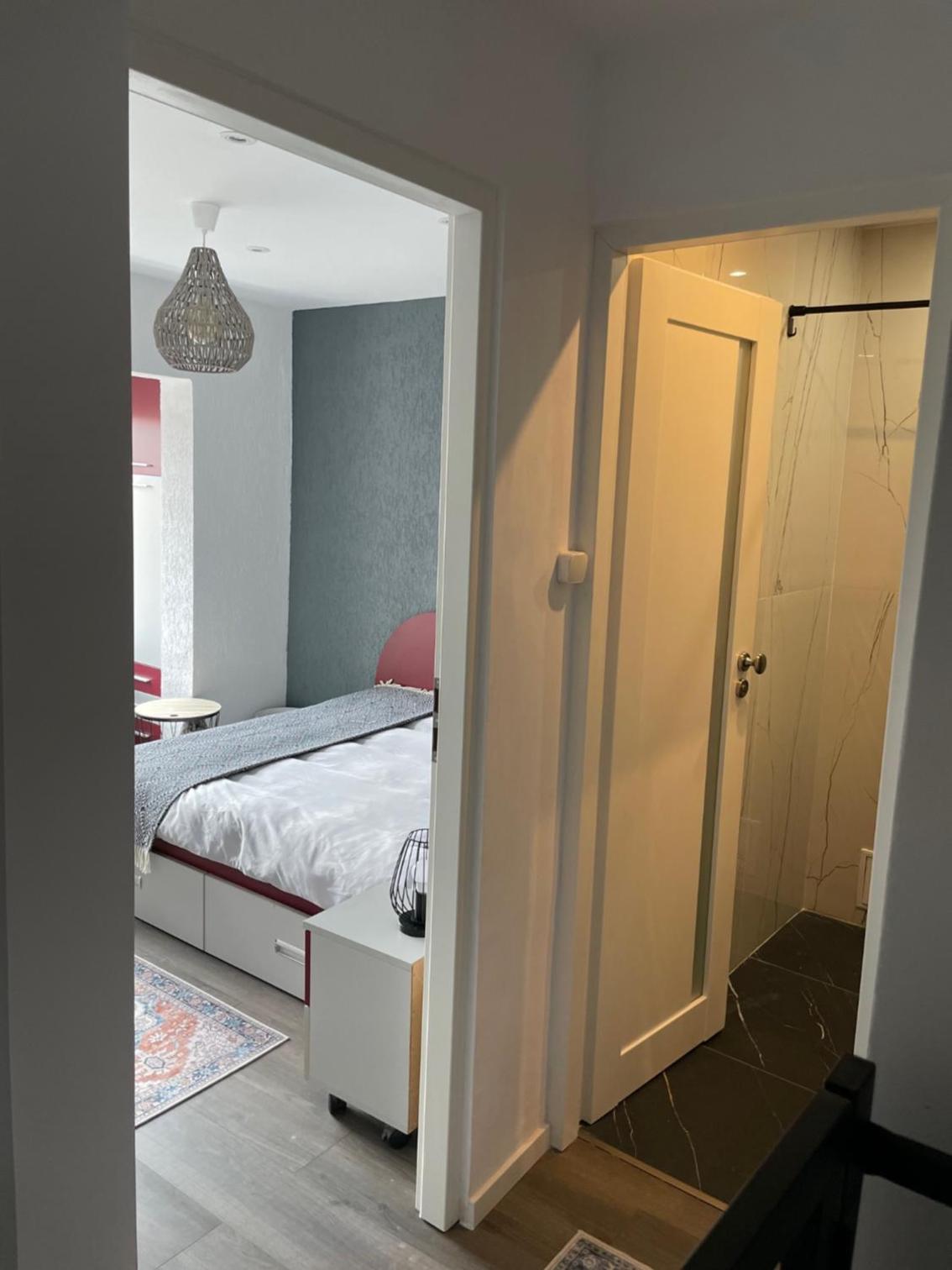 Luxury Apartment with FREE PARKING
