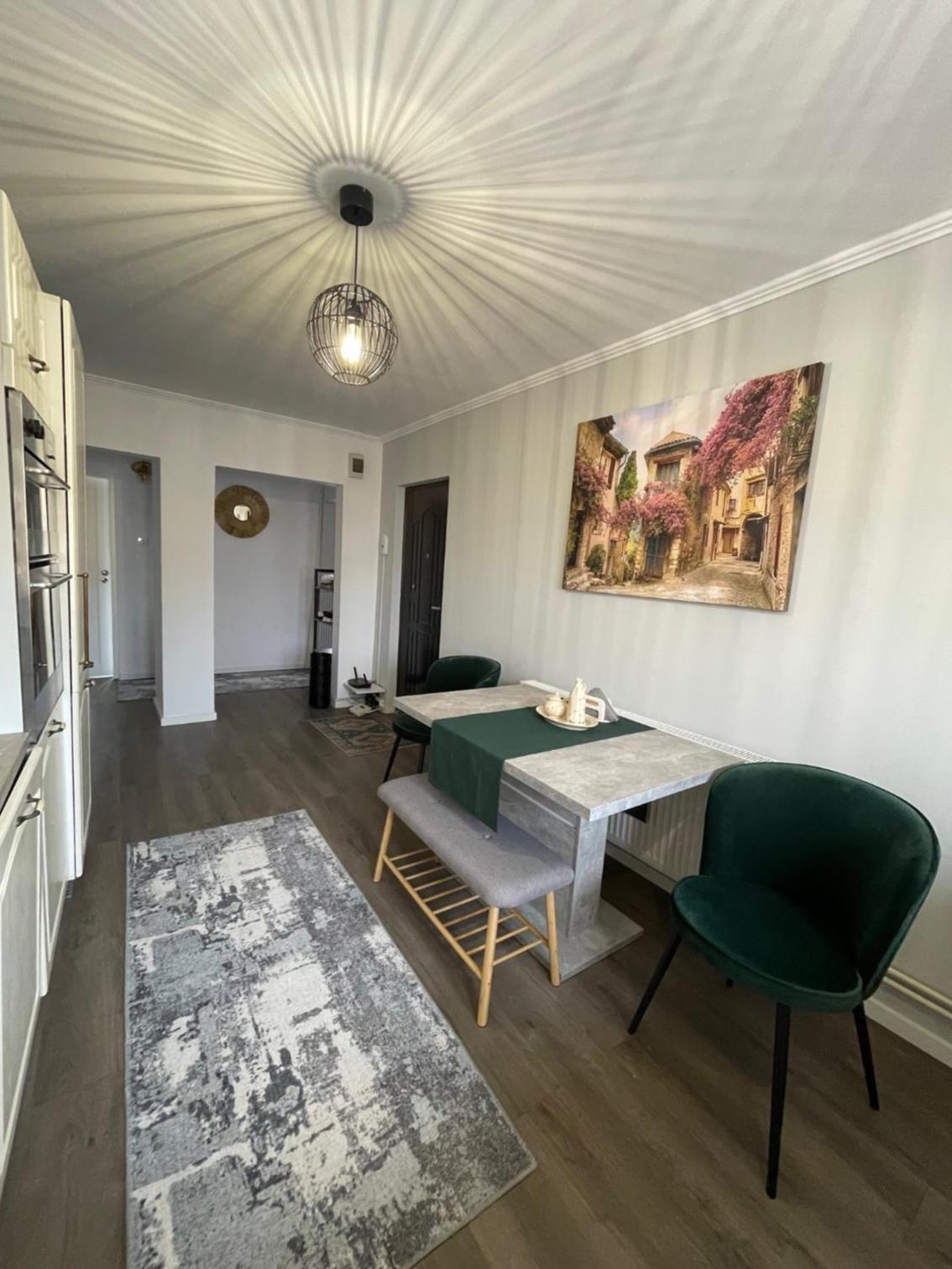Luxury Apartment with FREE PARKING