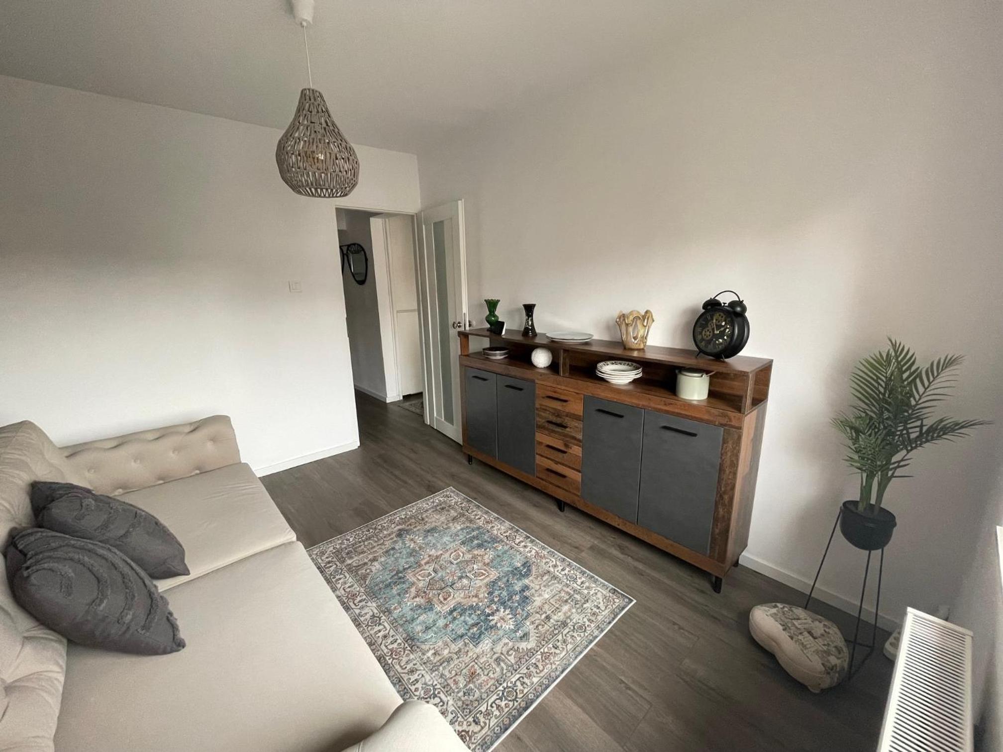 Luxury Apartment with FREE PARKING