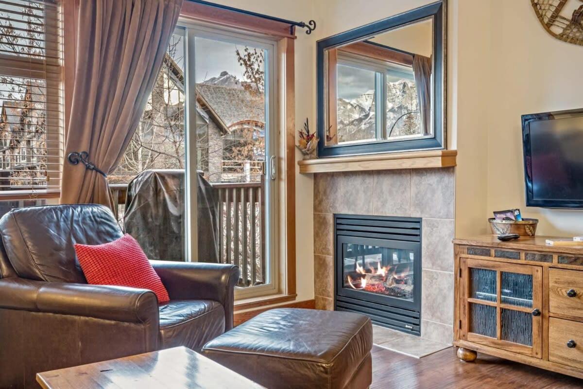 Rocky Mountain Hideaway w pool and 3 hot tubs