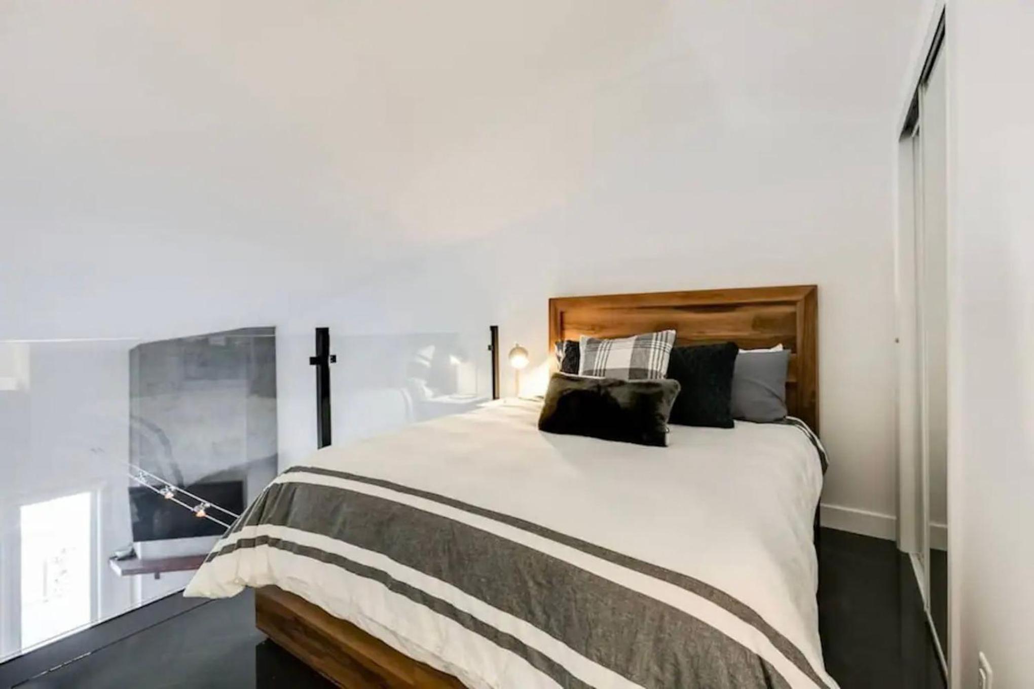 Condo moderne, escapade vacance, vue sur montagnes