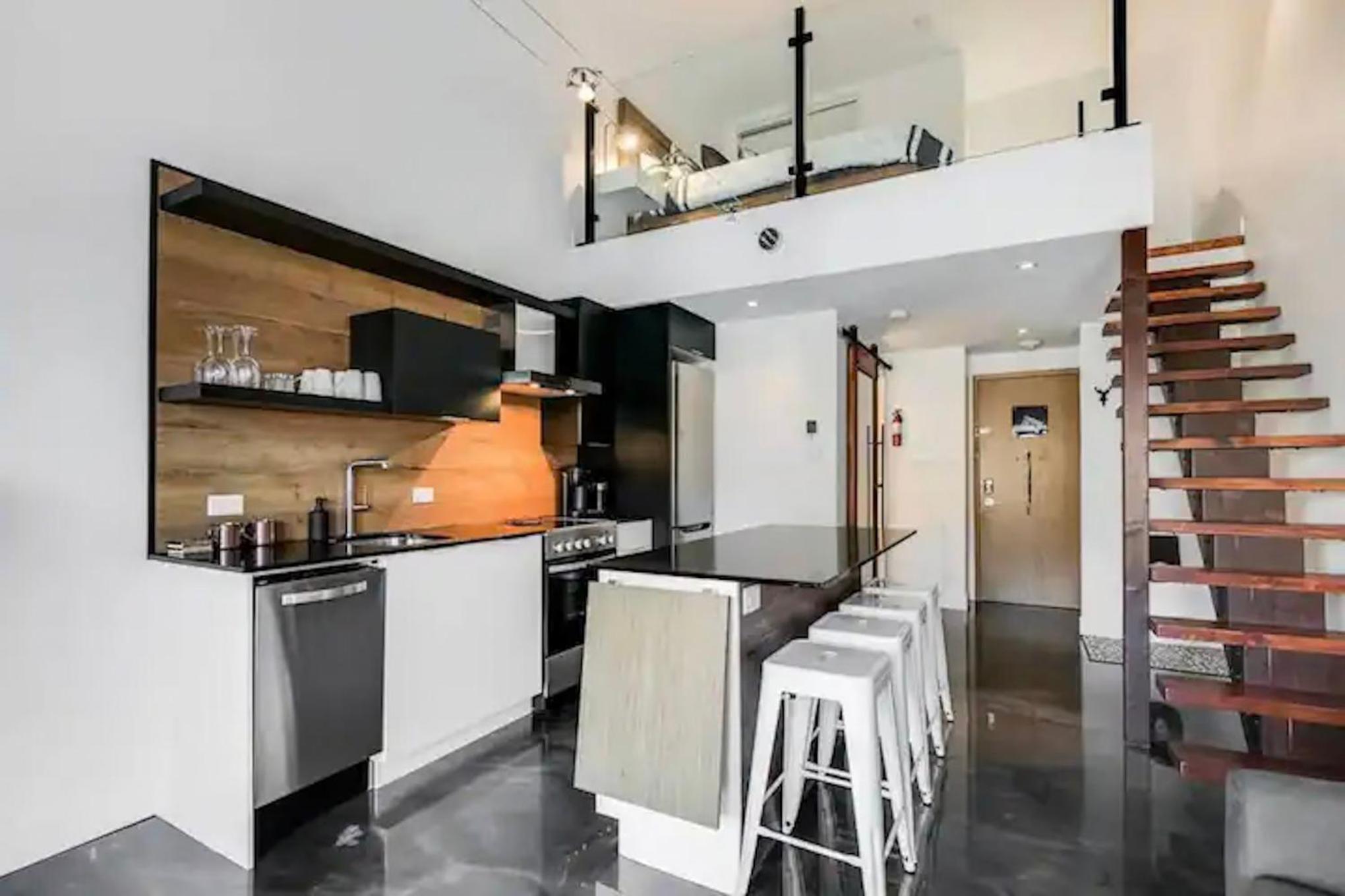 Condo moderne, escapade vacance, vue sur montagnes