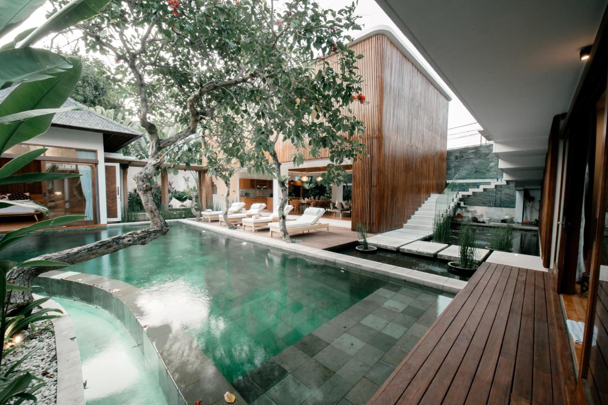 Payapaya Seminyak luxury vila 4 BR near beach potato head
