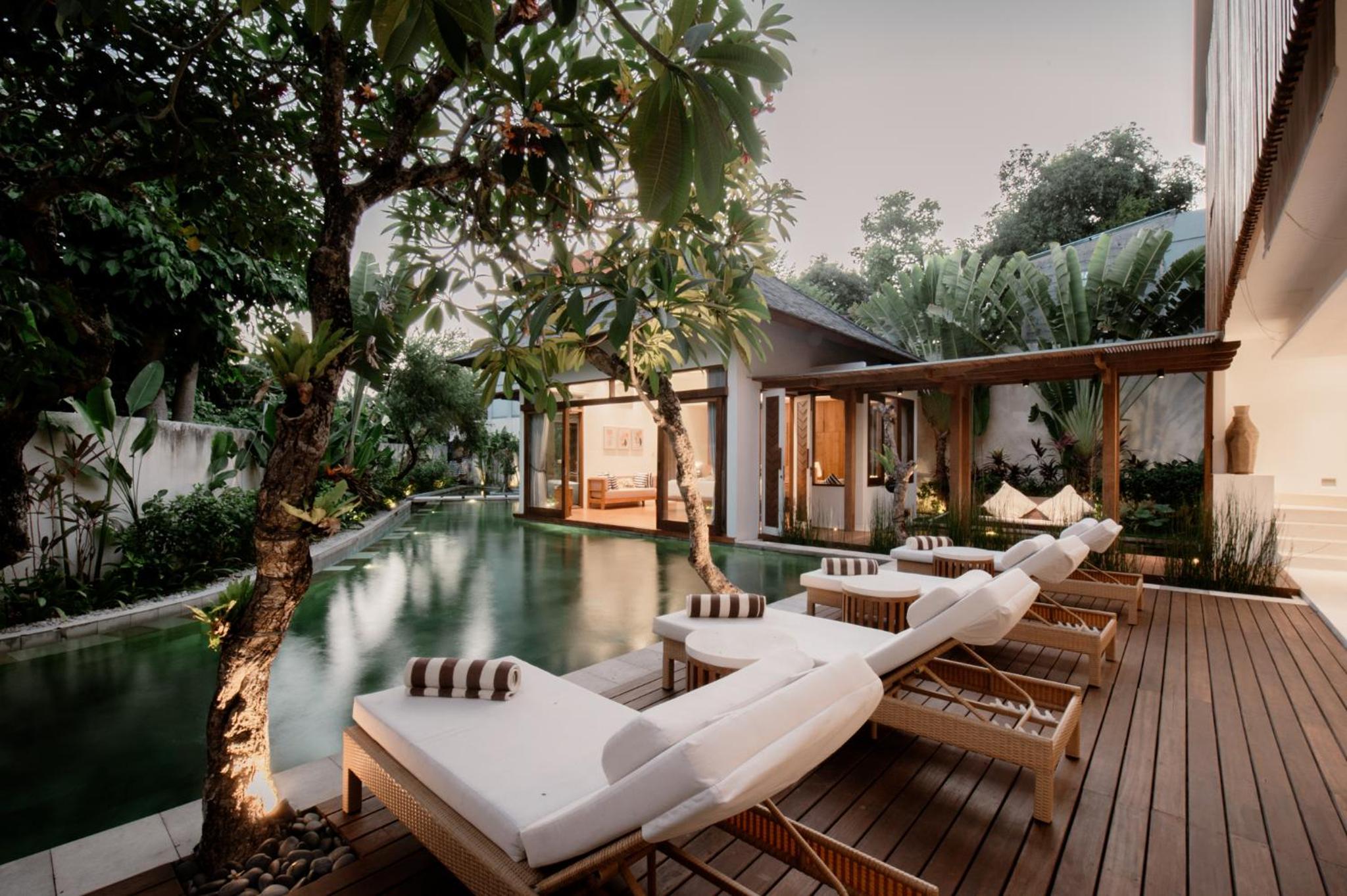 Payapaya Seminyak luxury vila 4 BR near beach potato head