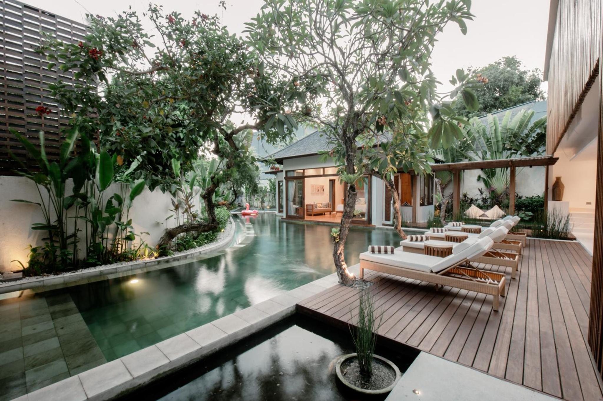 Payapaya Seminyak luxury vila 4 BR near beach potato head