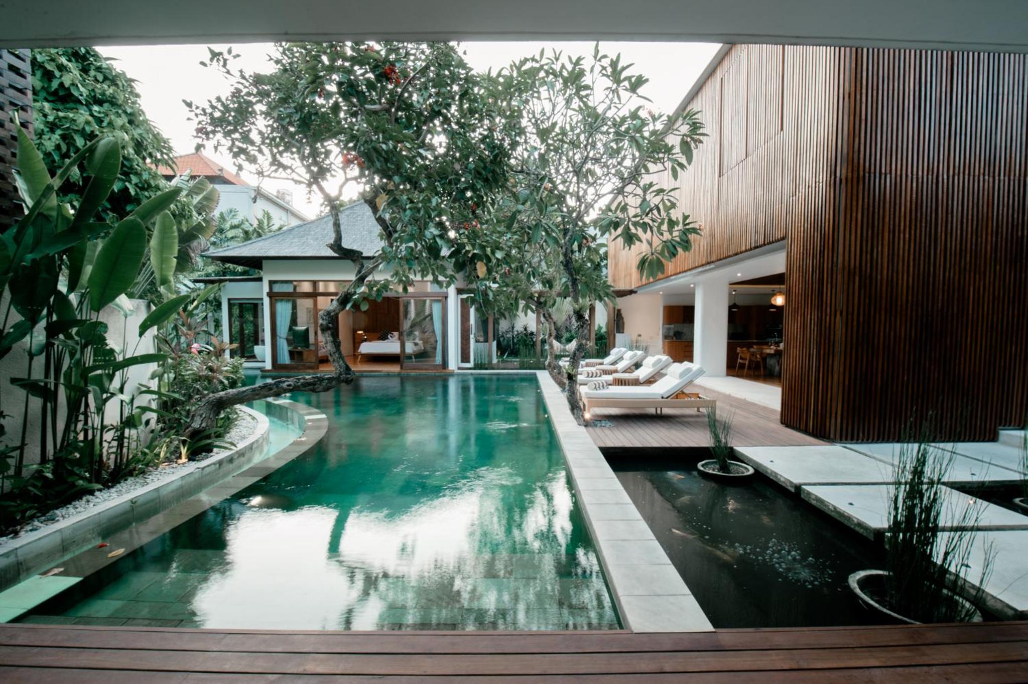 Payapaya Seminyak luxury vila 4 BR near beach potato head