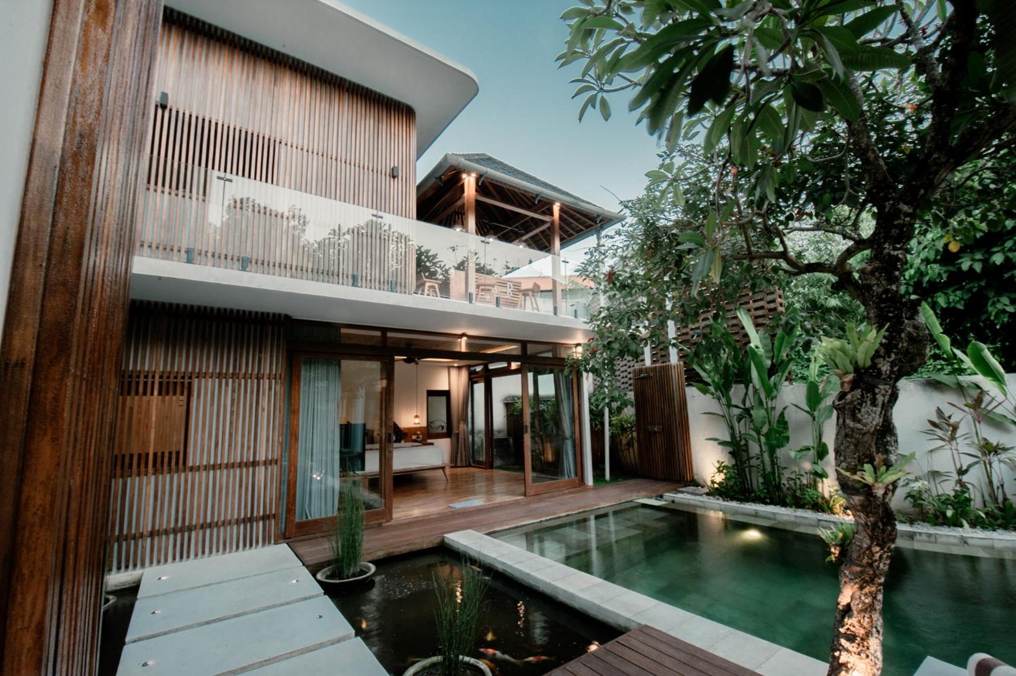 Payapaya Seminyak luxury vila 4 BR near beach potato head